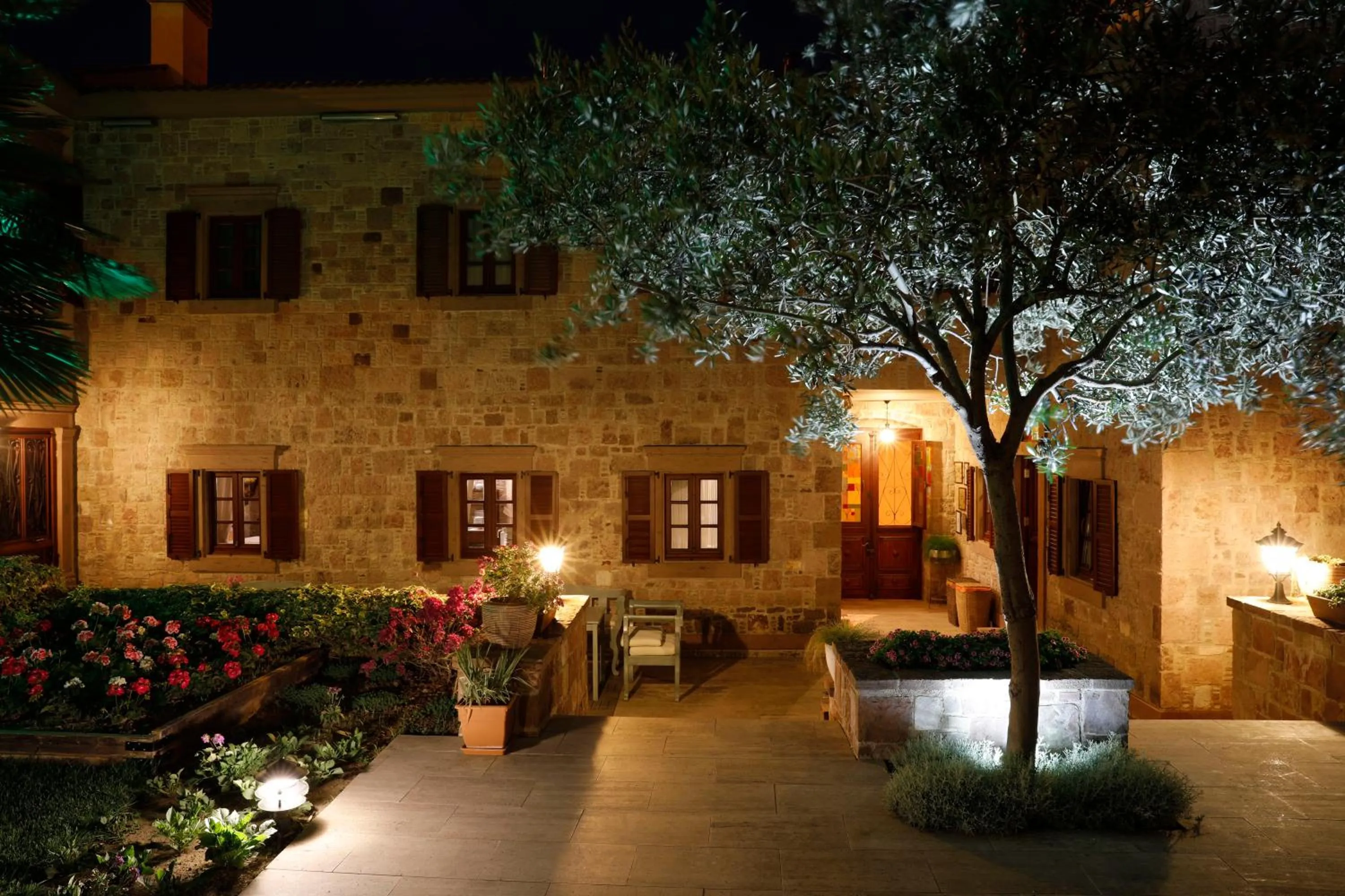 Property building in YundAntik Cunda Konaklari