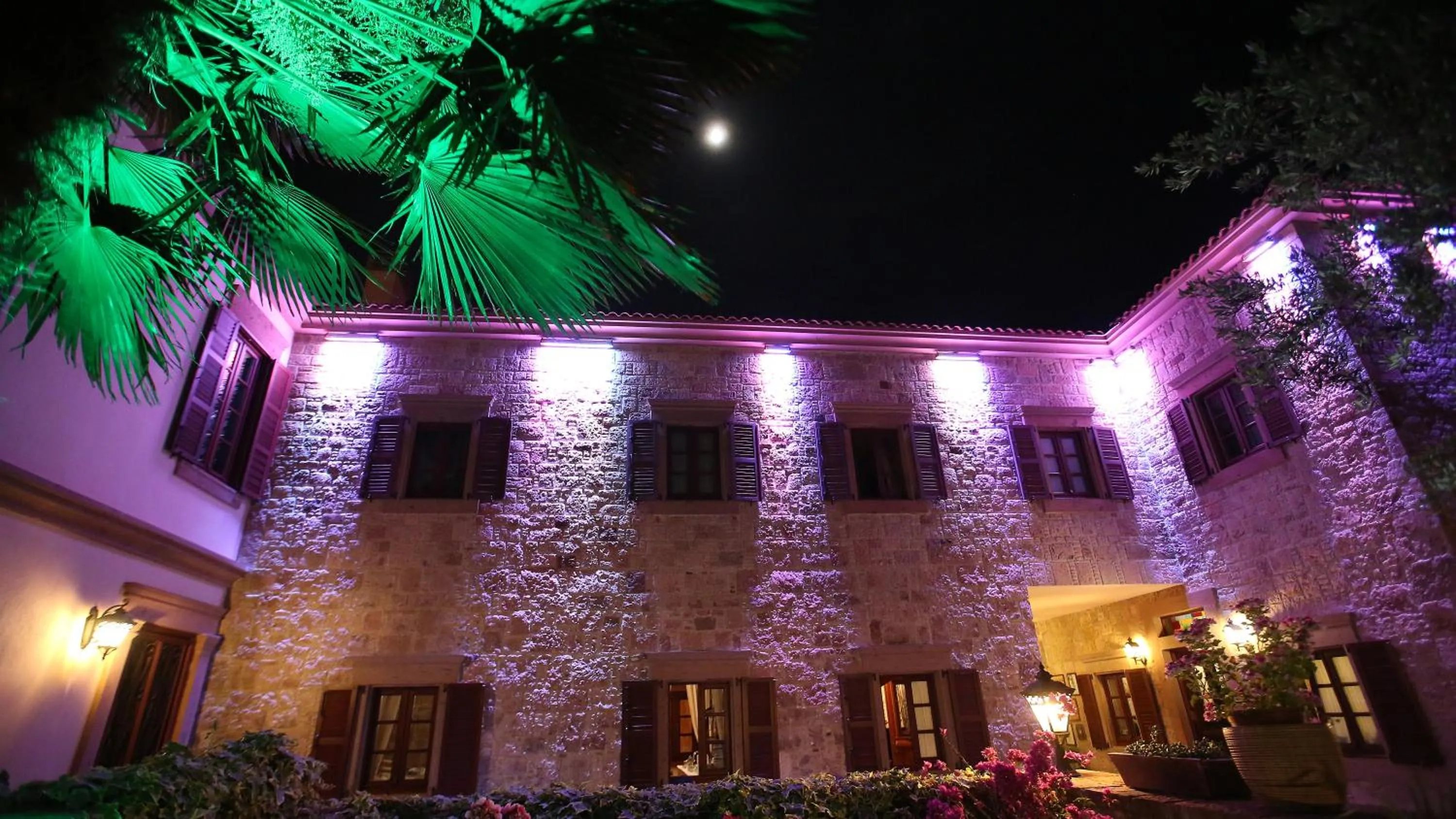 Property building in YundAntik Cunda Konaklari