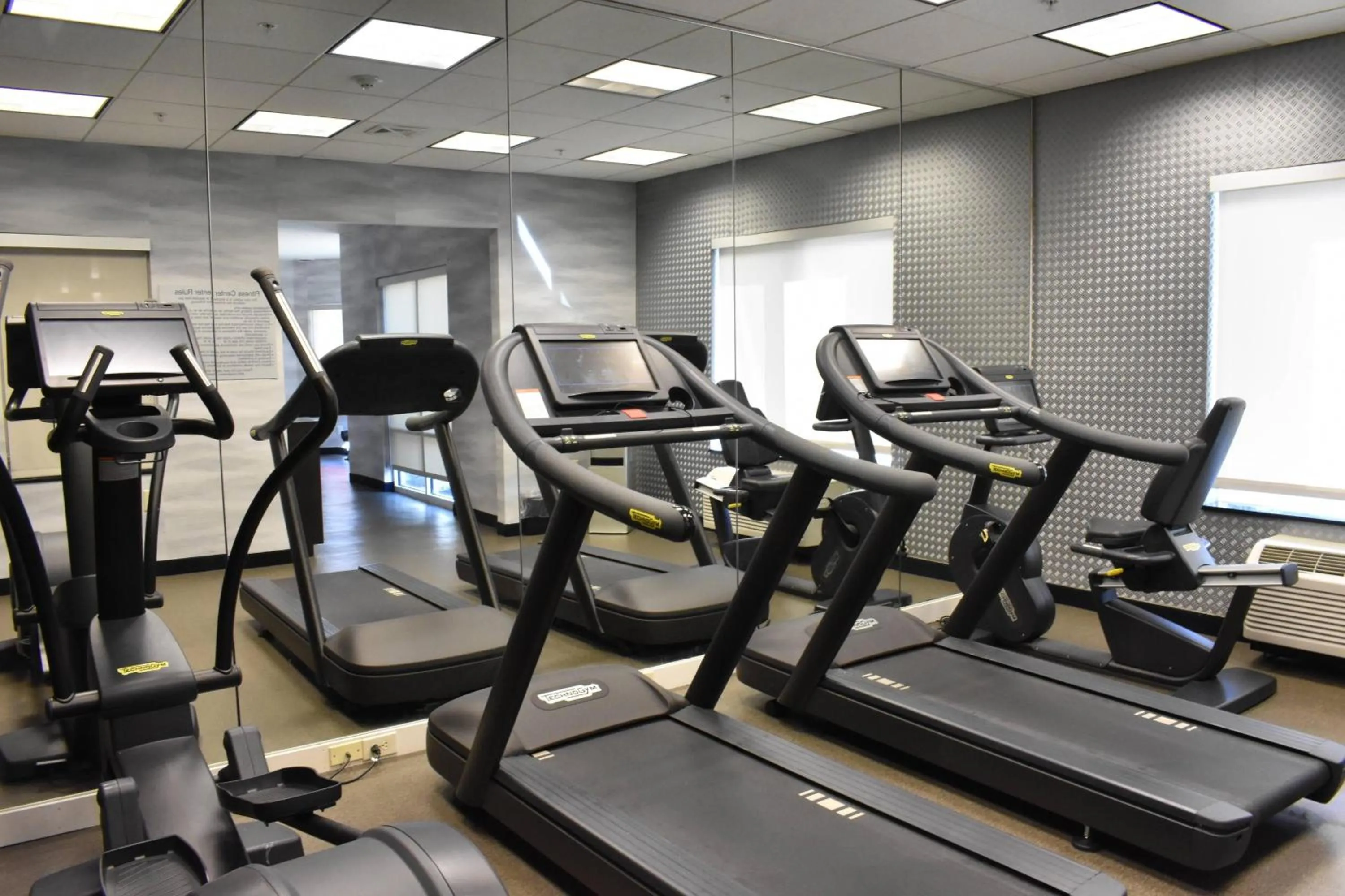Fitness centre/facilities in Fairfield Inn and Suites by Marriott Strasburg Shenandoah Valley