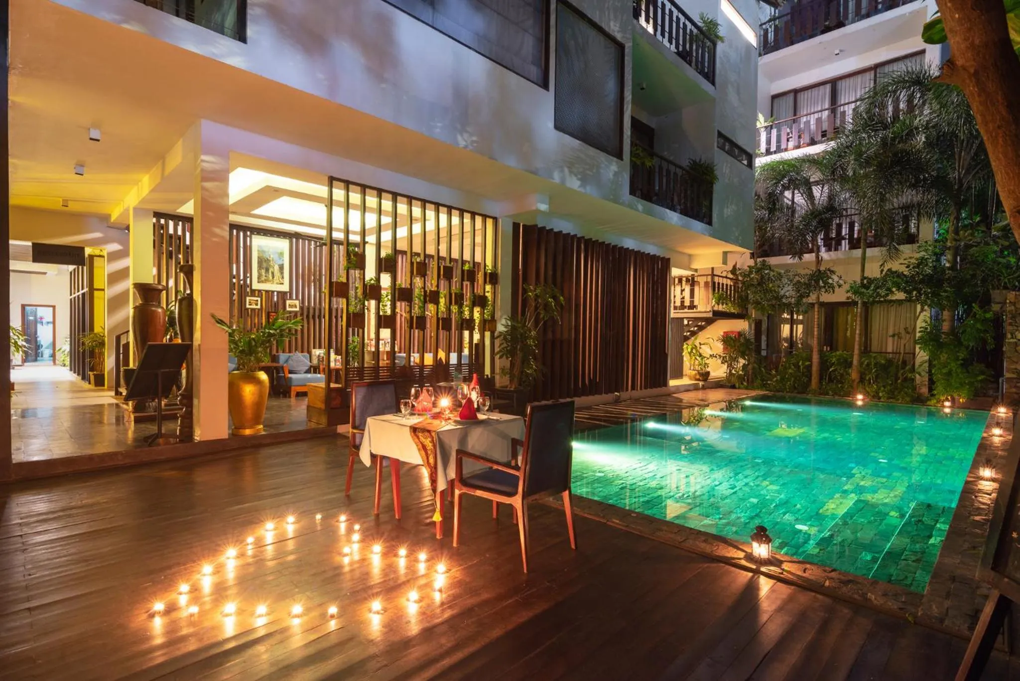 Swimming pool in King Rock Residence