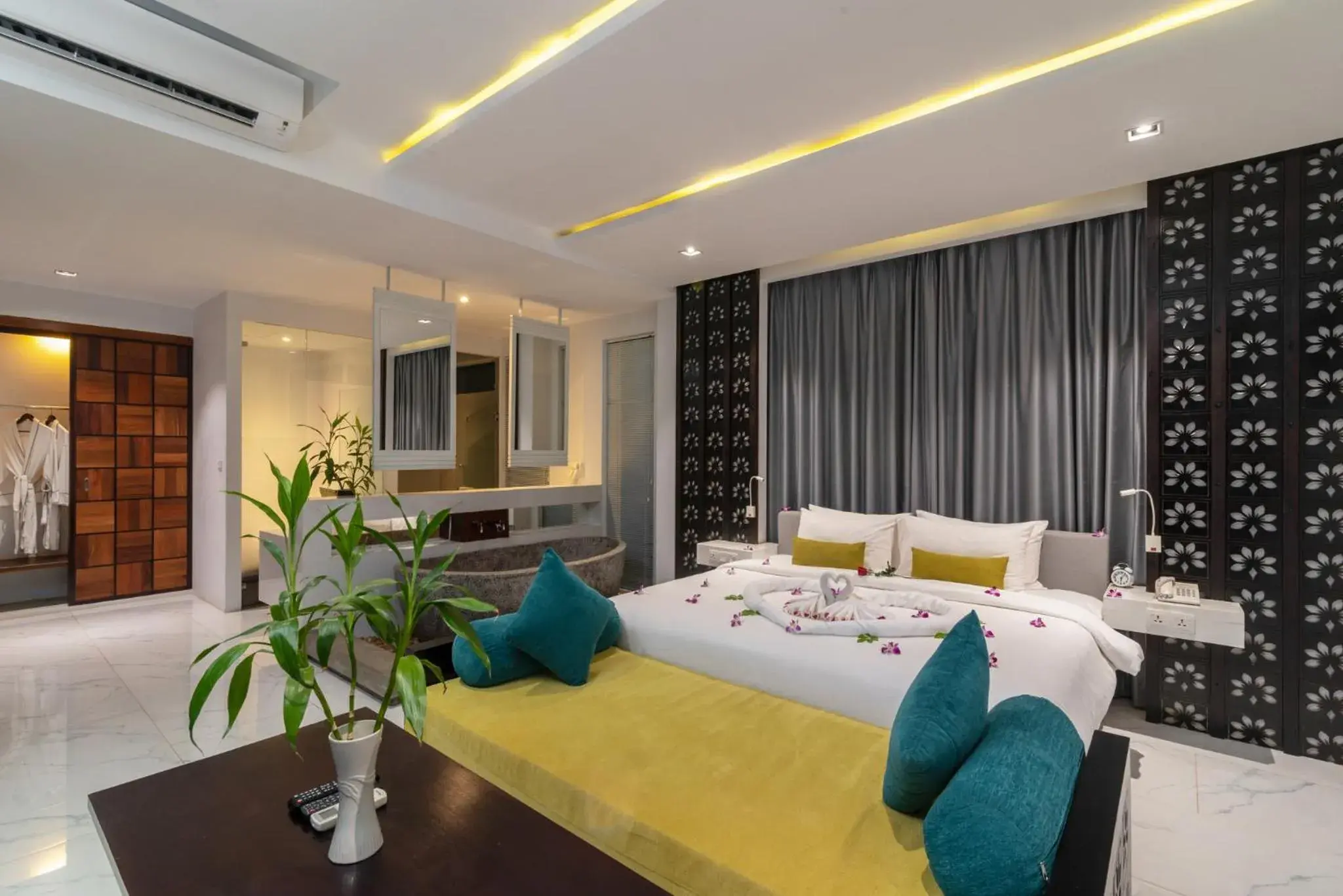 Executive Suite With Private Balcony in King Rock Residence Executive Suite With Private Balcony in King Rock Residence