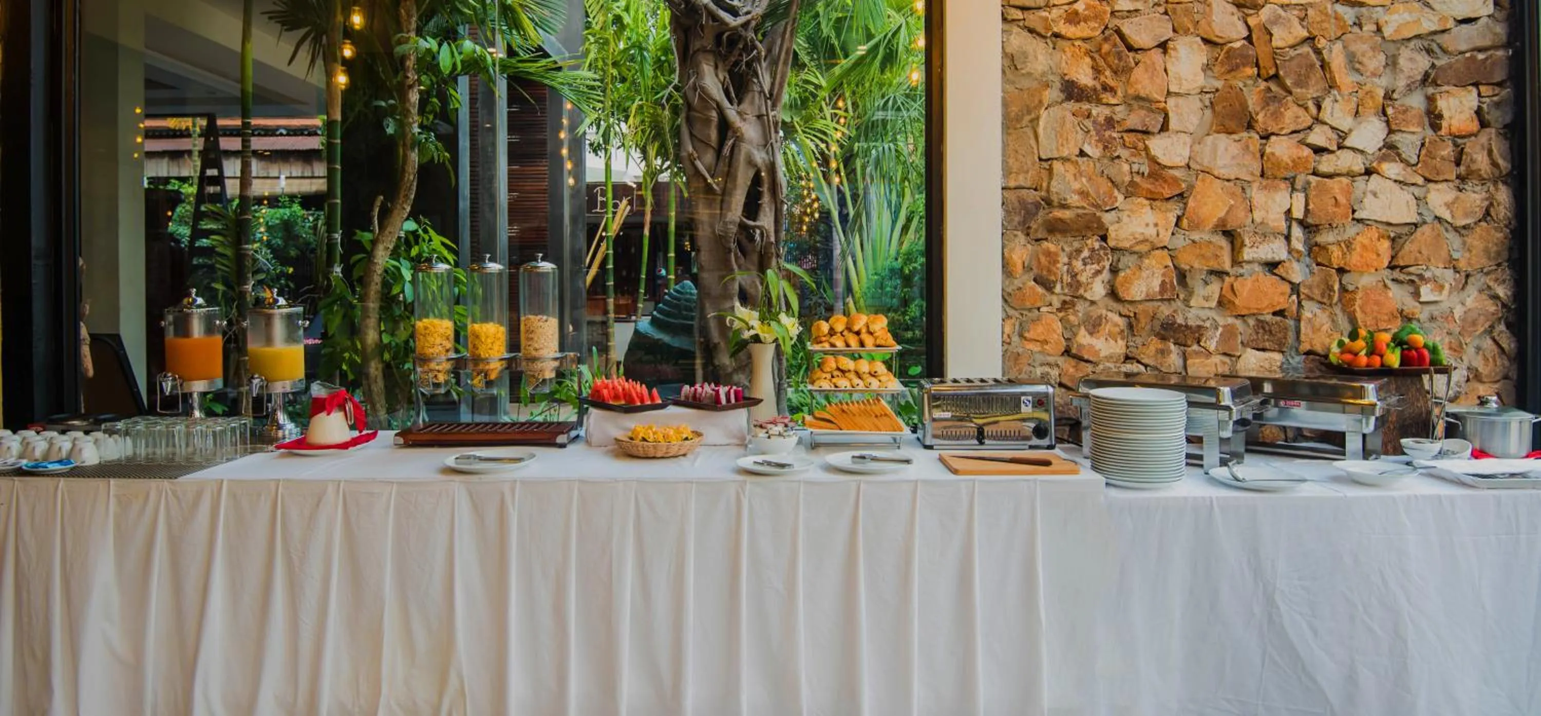 Restaurant/places to eat in King Rock Residence