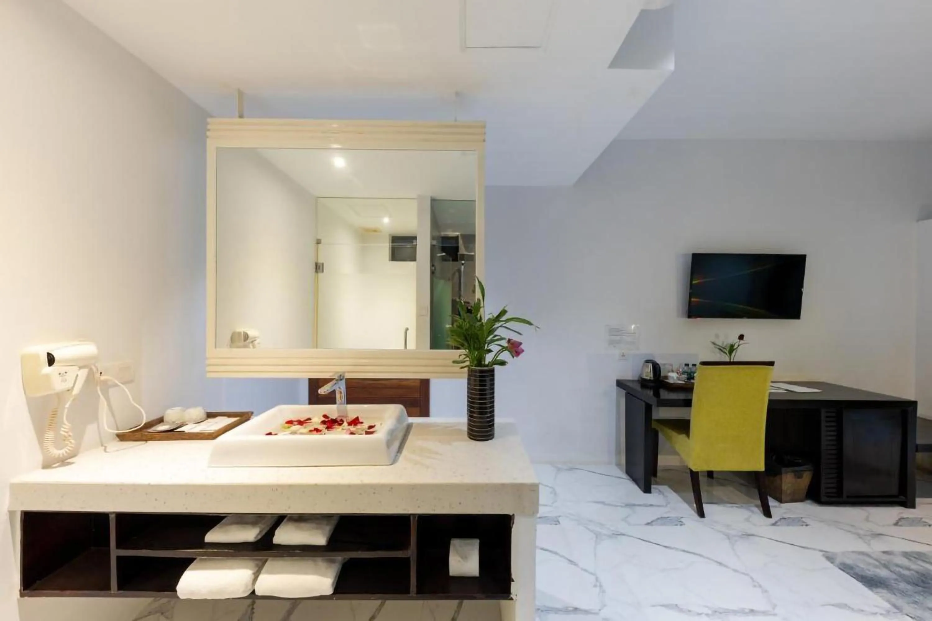 Shower in King Rock Residence