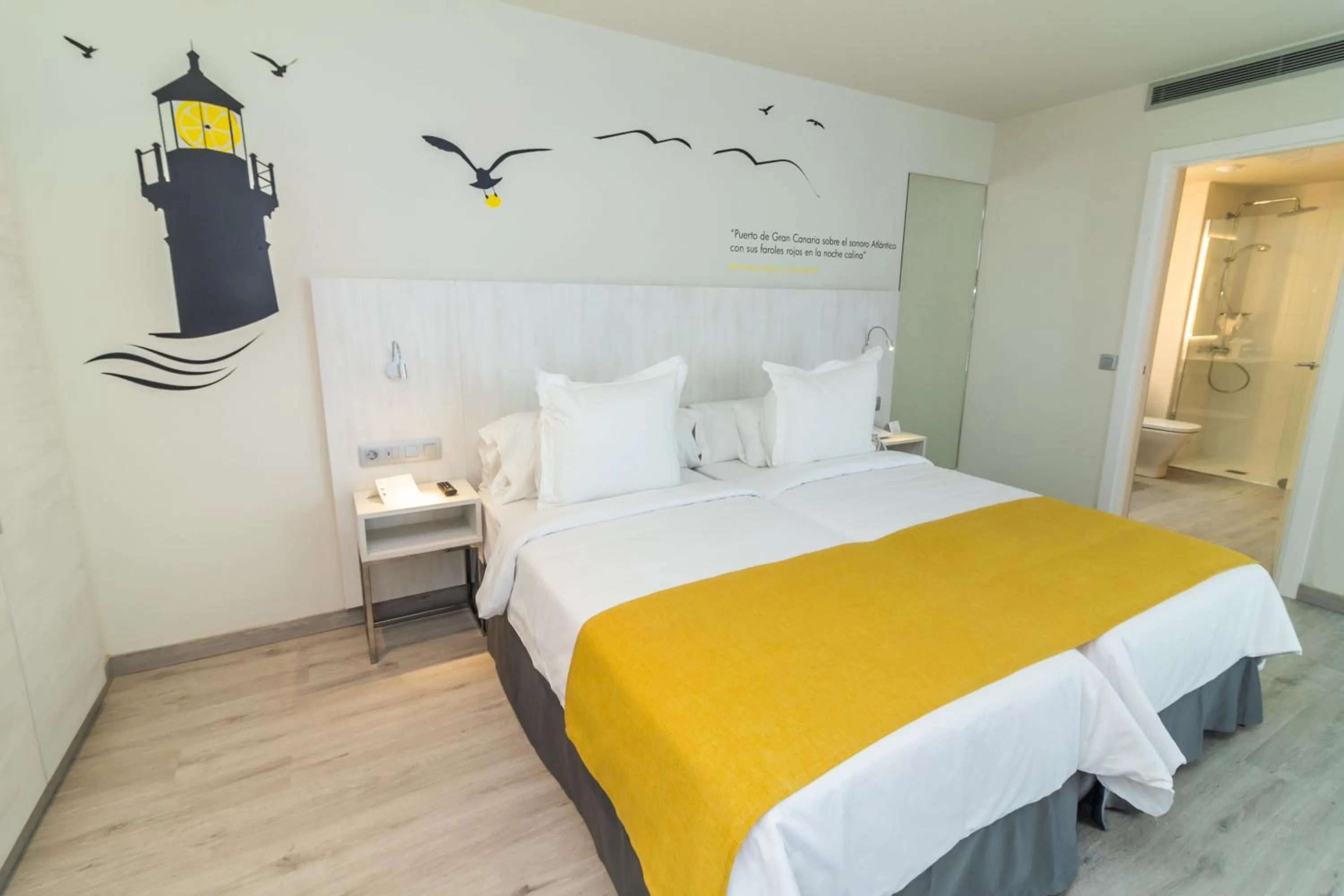 Photo of the whole room, Bed in Lemon & Soul Las Palmas