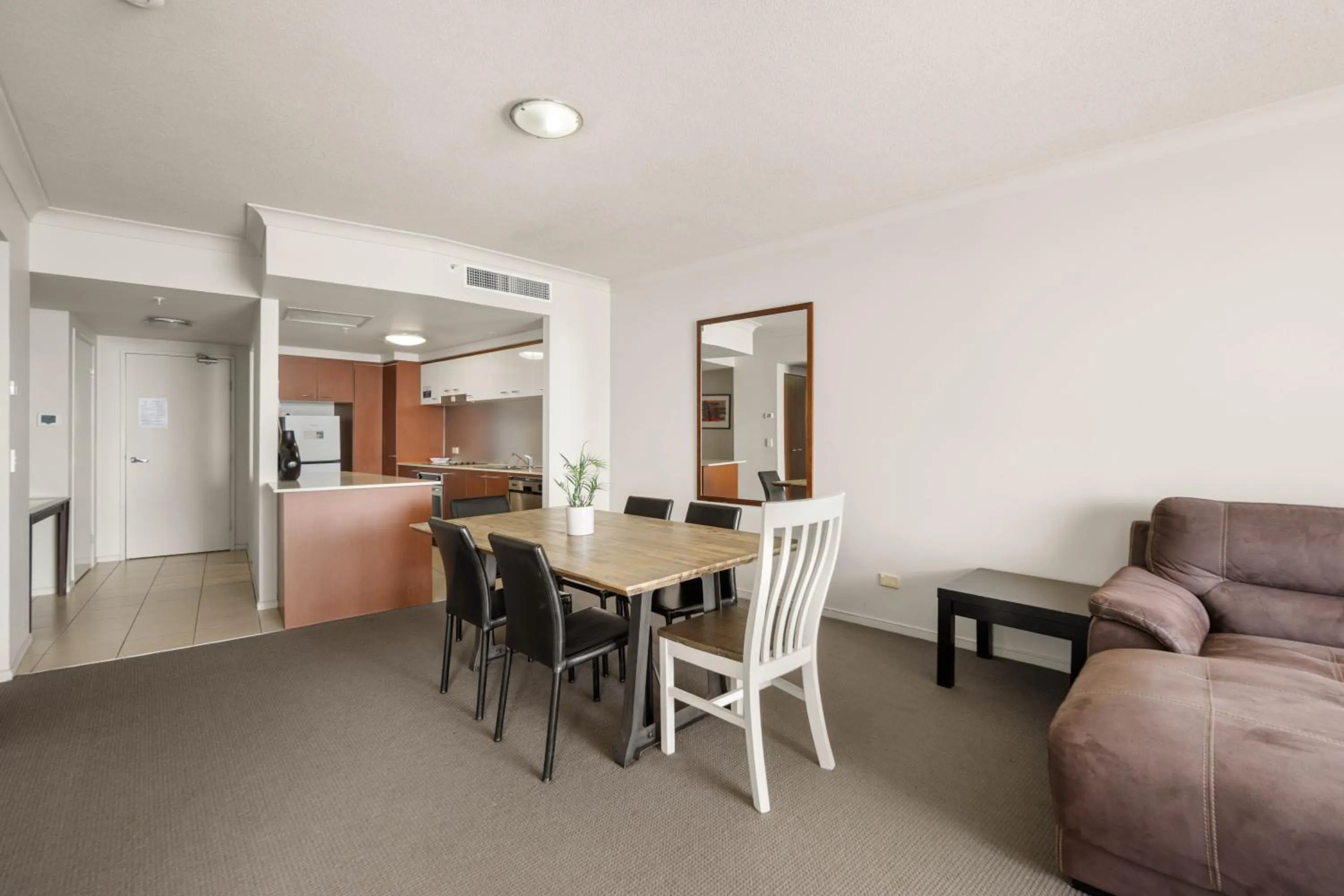 Dining area in Chevron Renaissance - Private Apartments - Hosted by Coastal Letting Co.