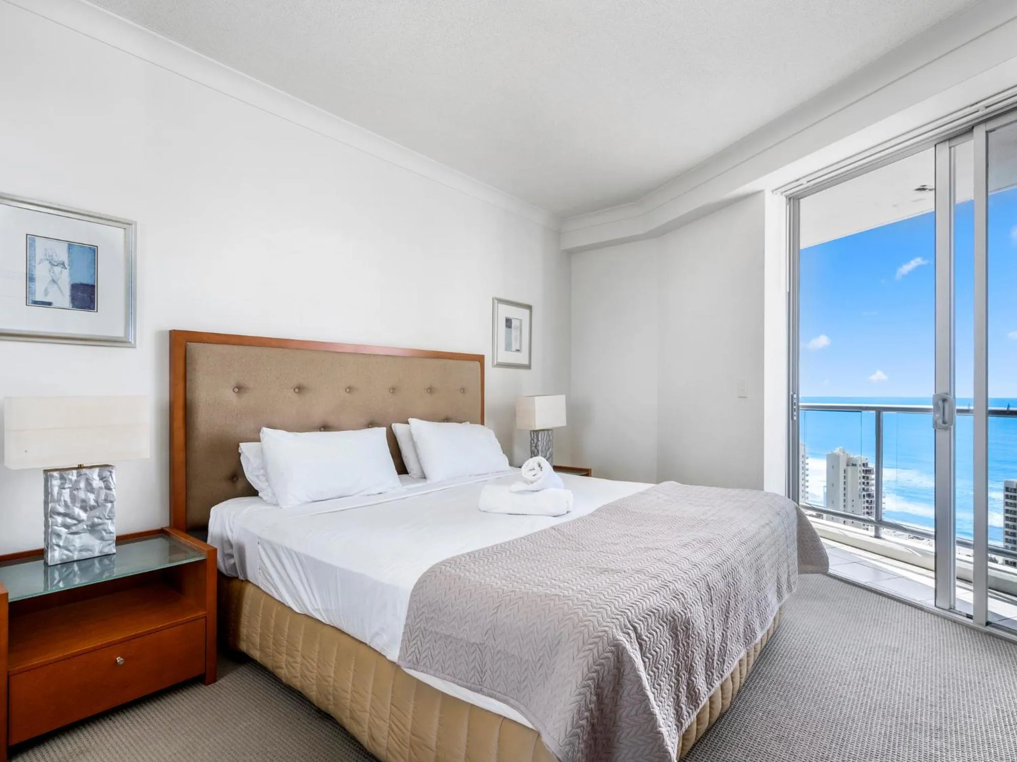 Bed in Chevron Renaissance - Private Apartments - Hosted by Coastal Letting Co.