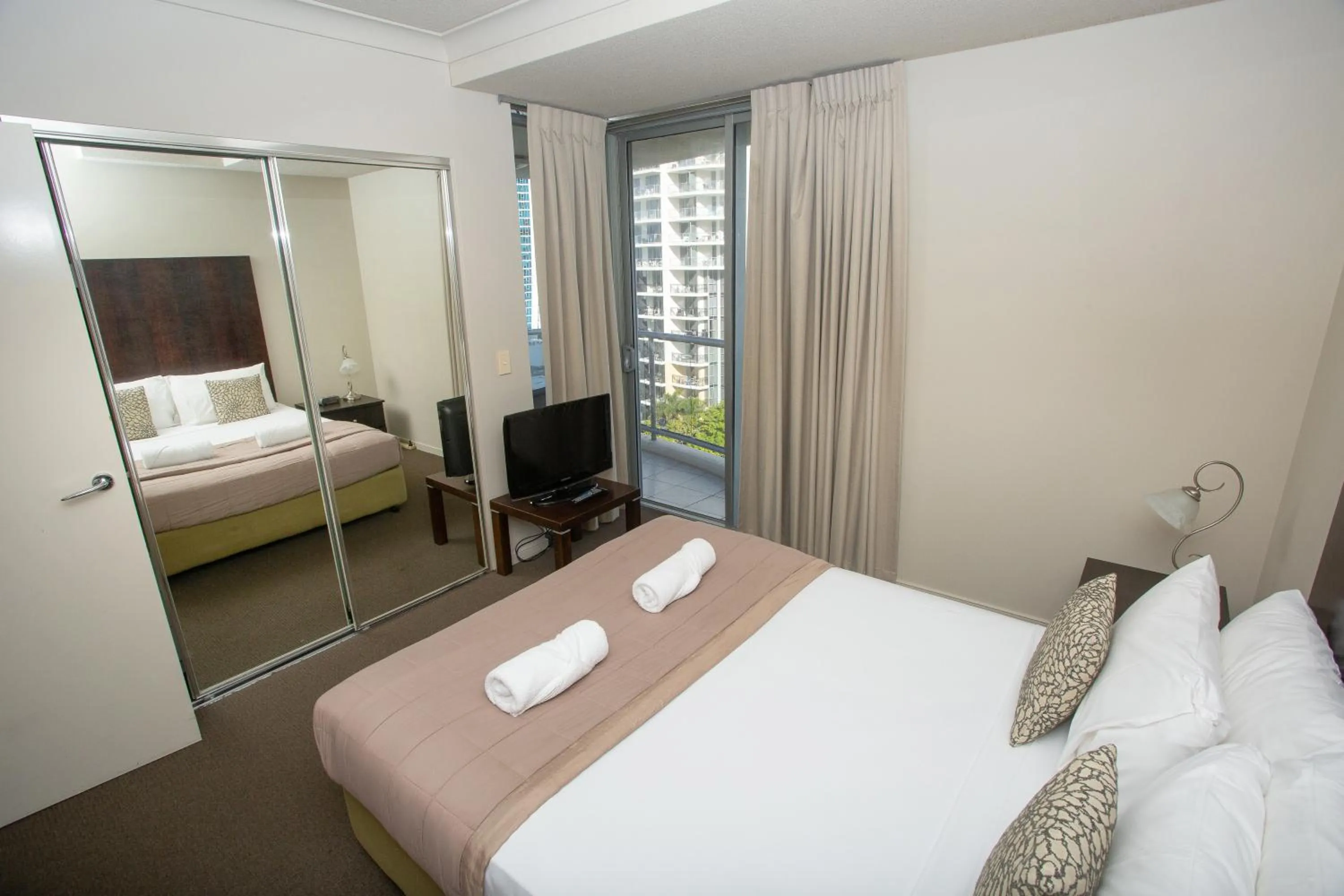 Bed in Chevron Renaissance - Private Apartments - Hosted by Coastal Letting Co.