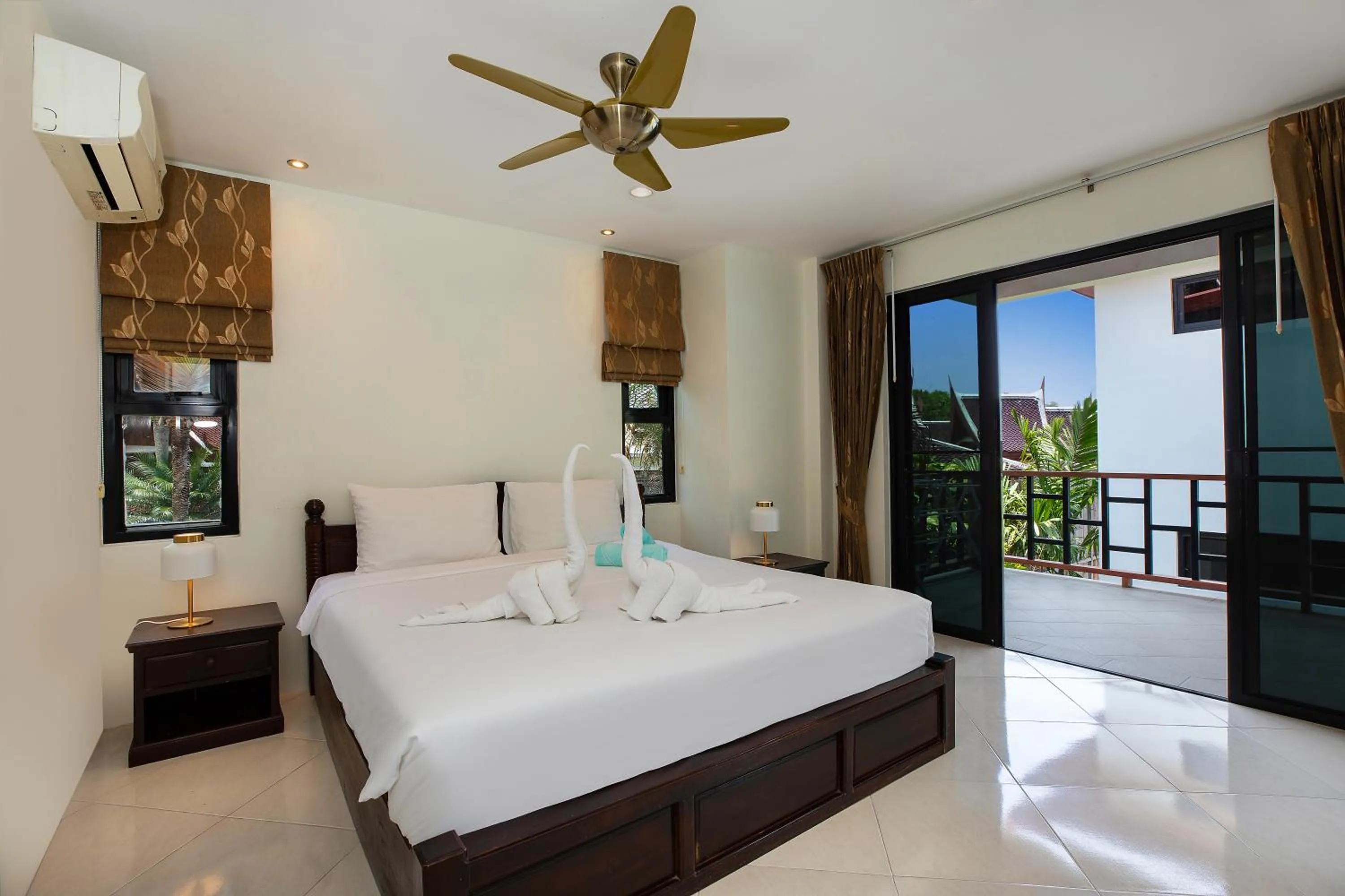 Bed in Baan Chom View Kamala - SHA Plus