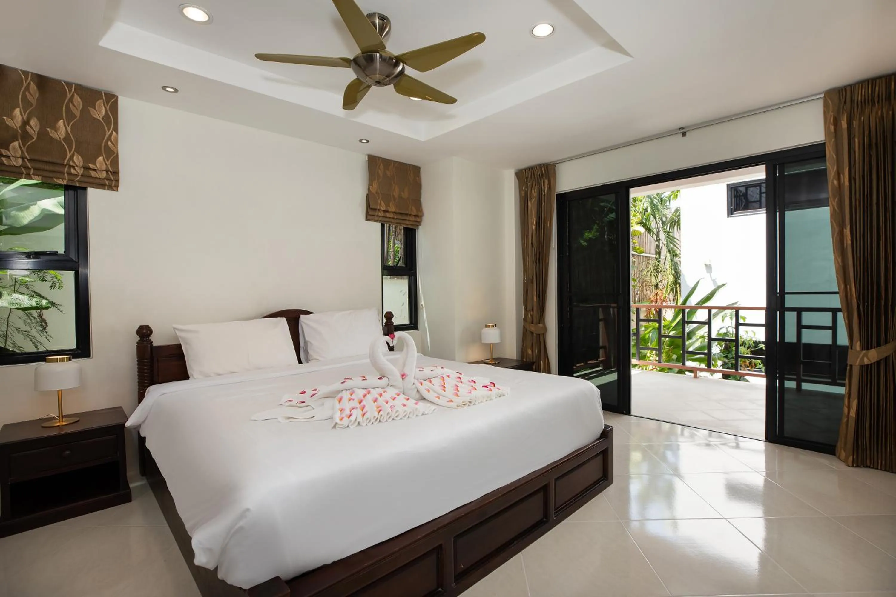 Bed in Baan Chom View Kamala - SHA Plus