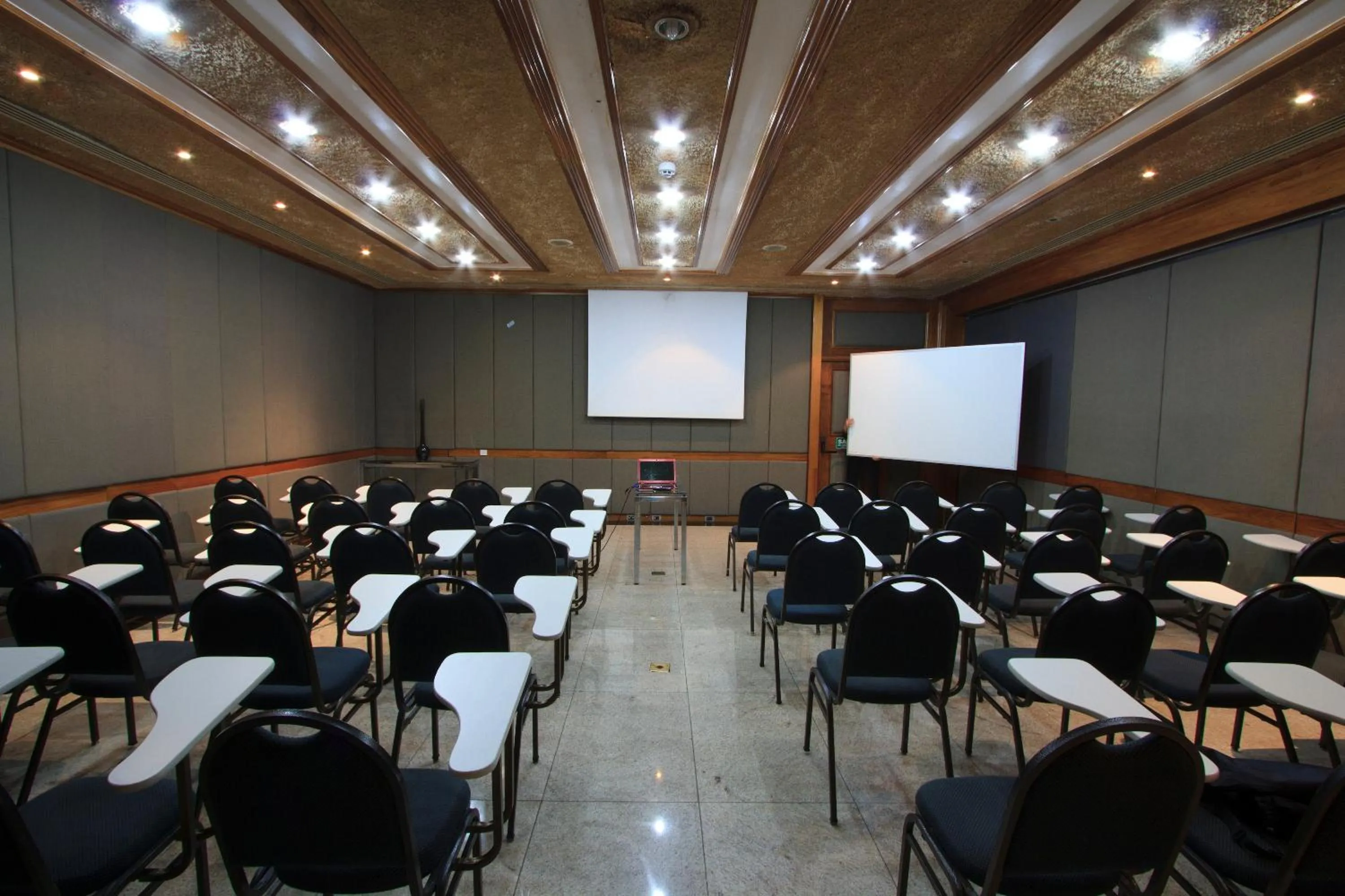 Business facilities in Da Vinci Hotel & Conventions - by Easy Hotéis