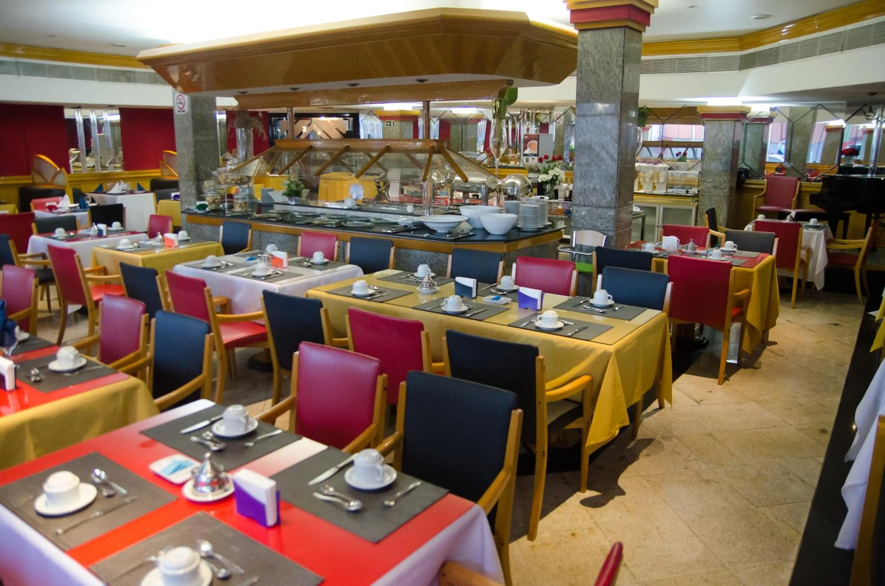 Restaurant/places to eat in Da Vinci Hotel & Conventions - by Easy Hotéis