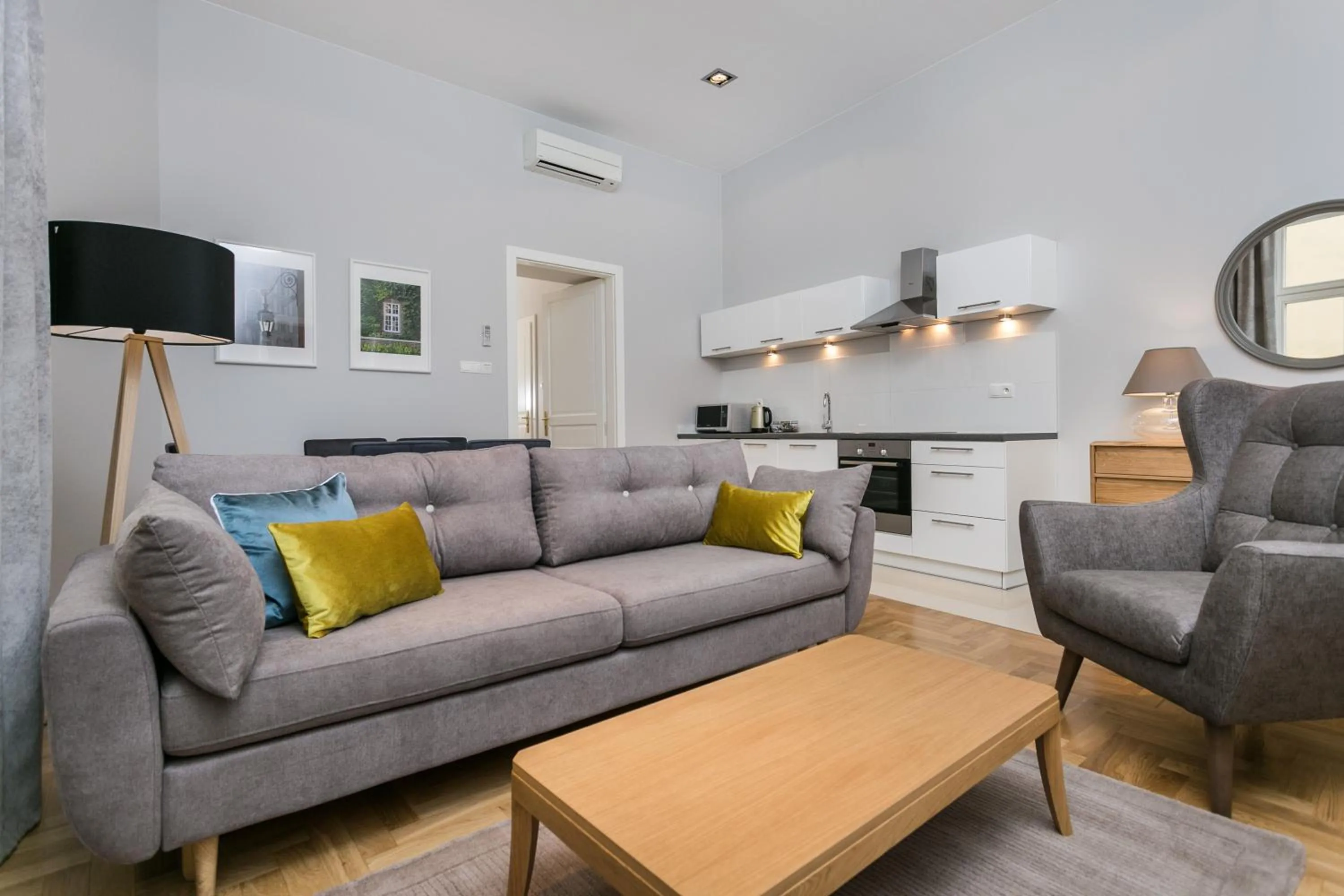 Seating area in Venetian House Market Square Aparthotel