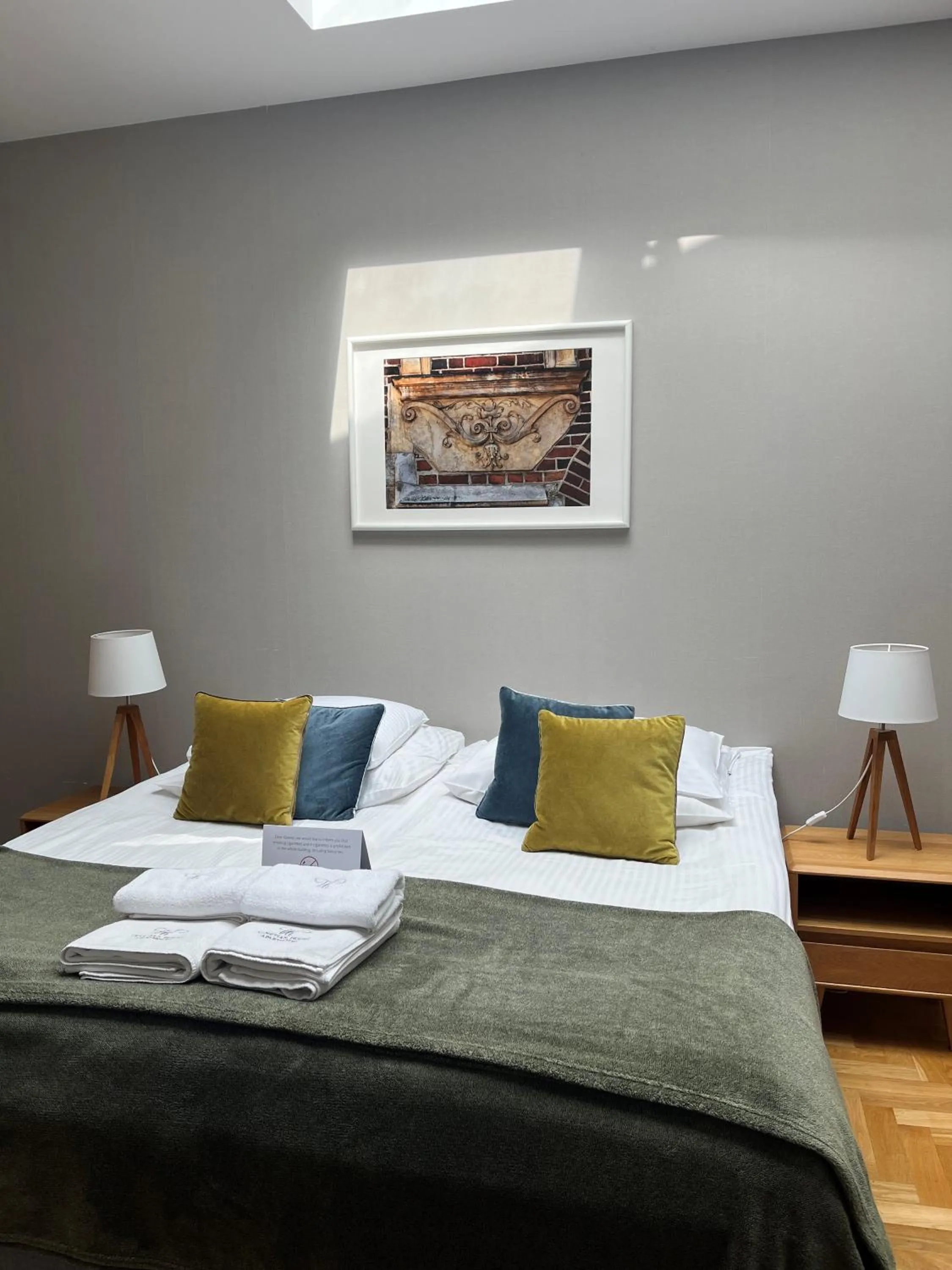 Bed in Venetian House Market Square Aparthotel