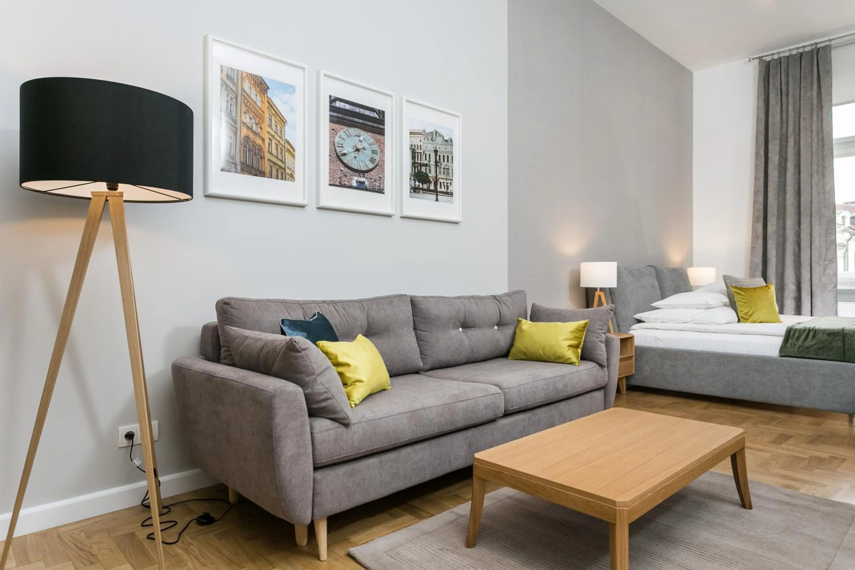 Bed in Venetian House Market Square Aparthotel