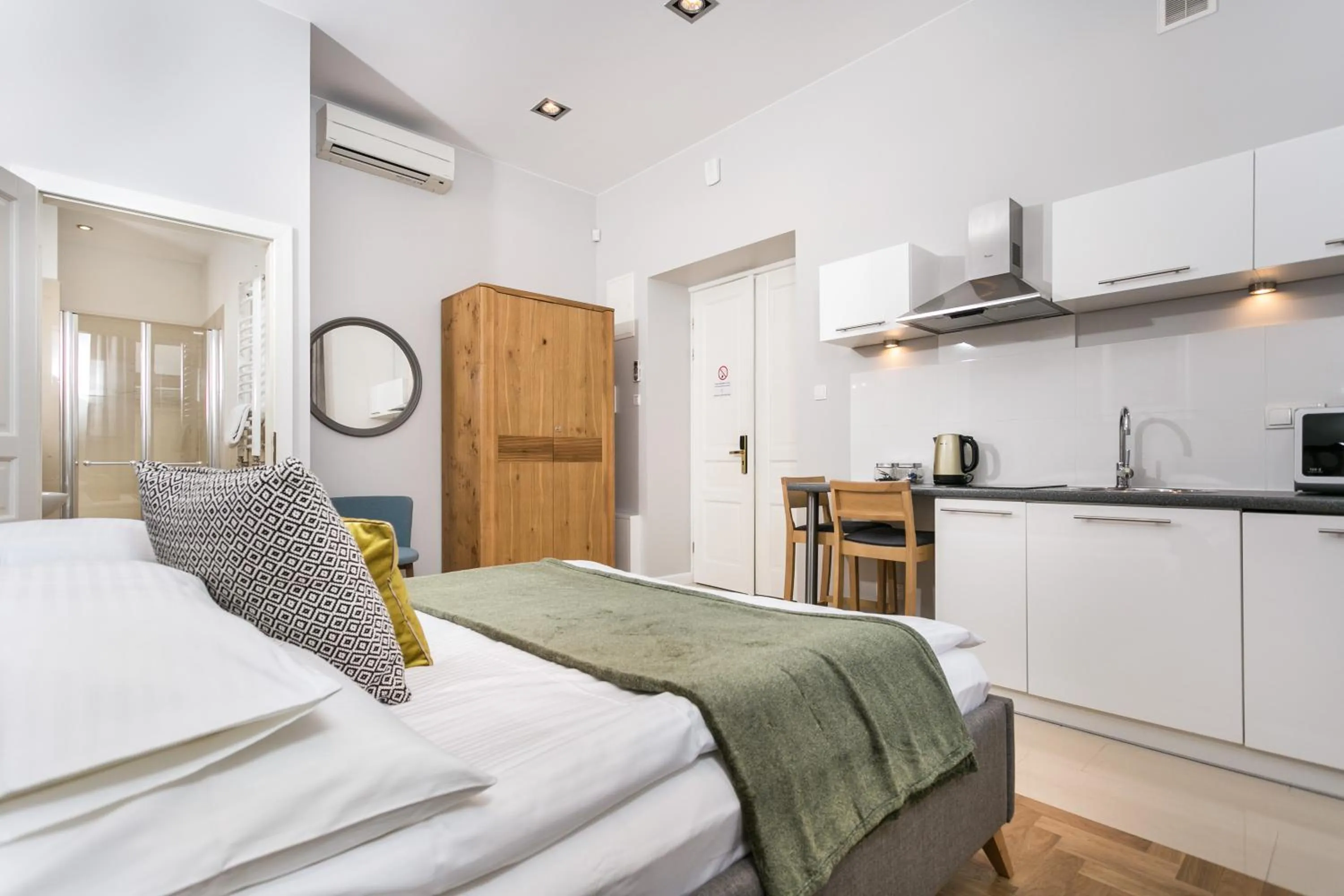 Bedroom, Bed in Venetian House Market Square Aparthotel