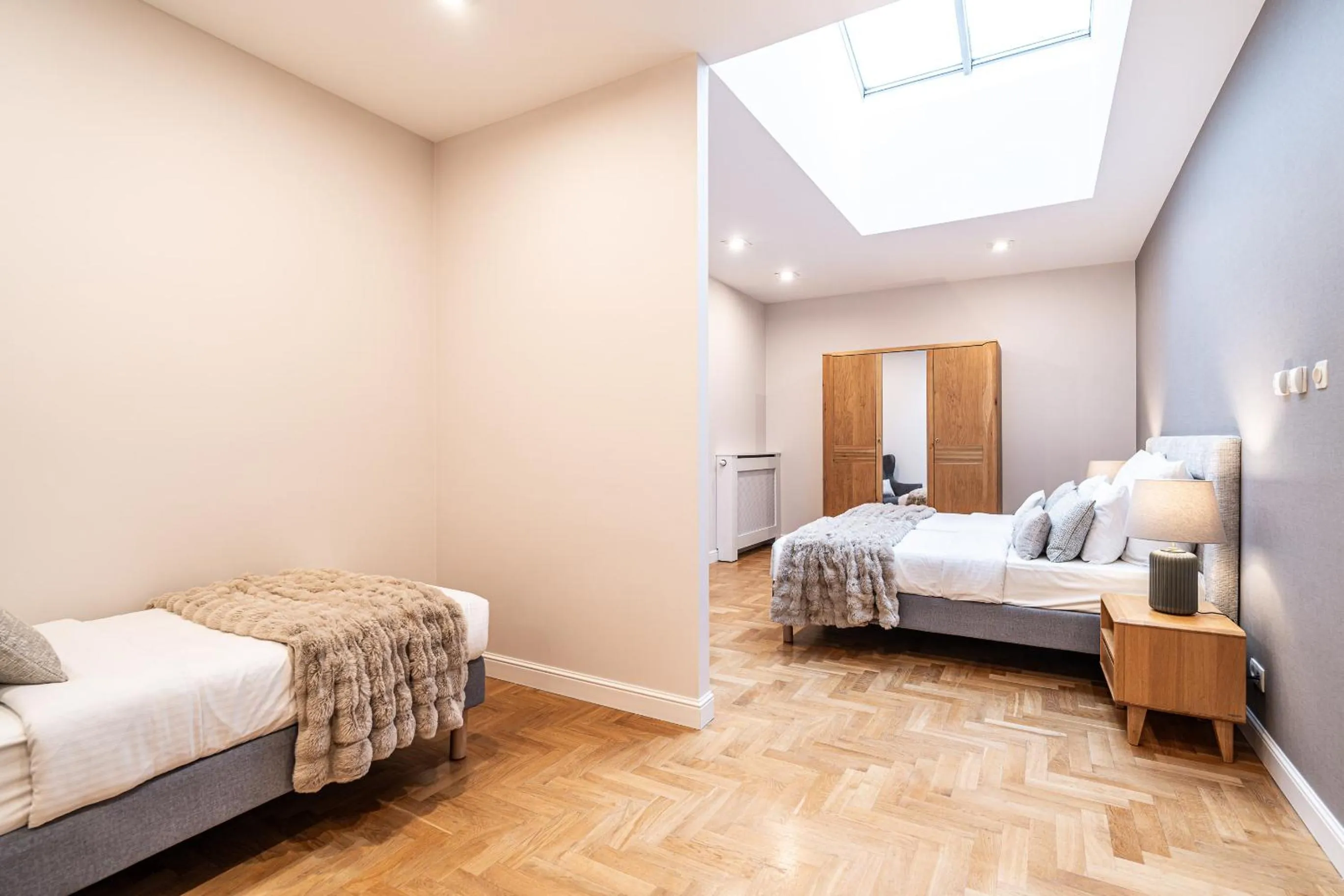 Bed in Venetian House Market Square Aparthotel