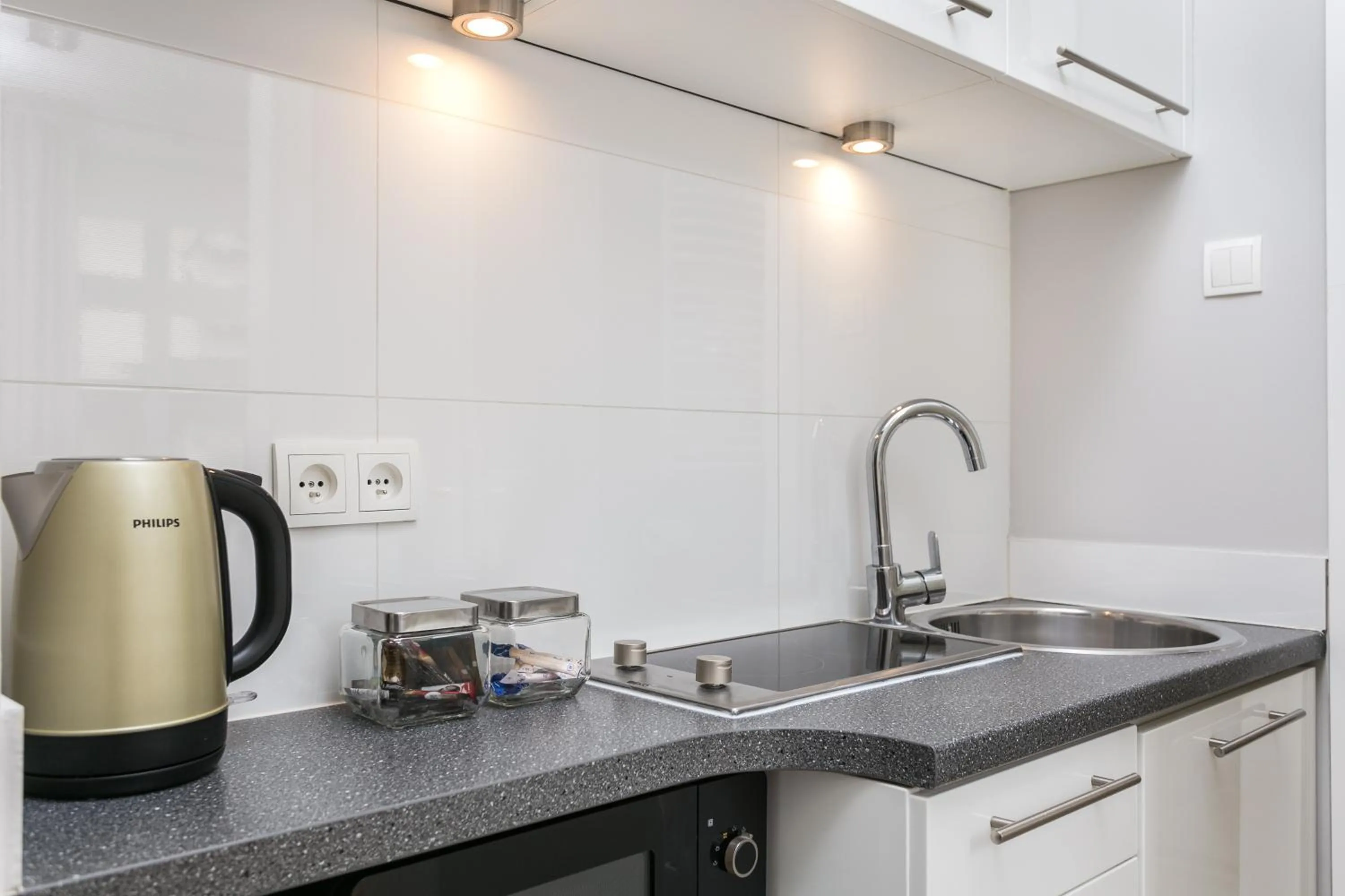 Kitchen or kitchenette in Venetian House Market Square Aparthotel