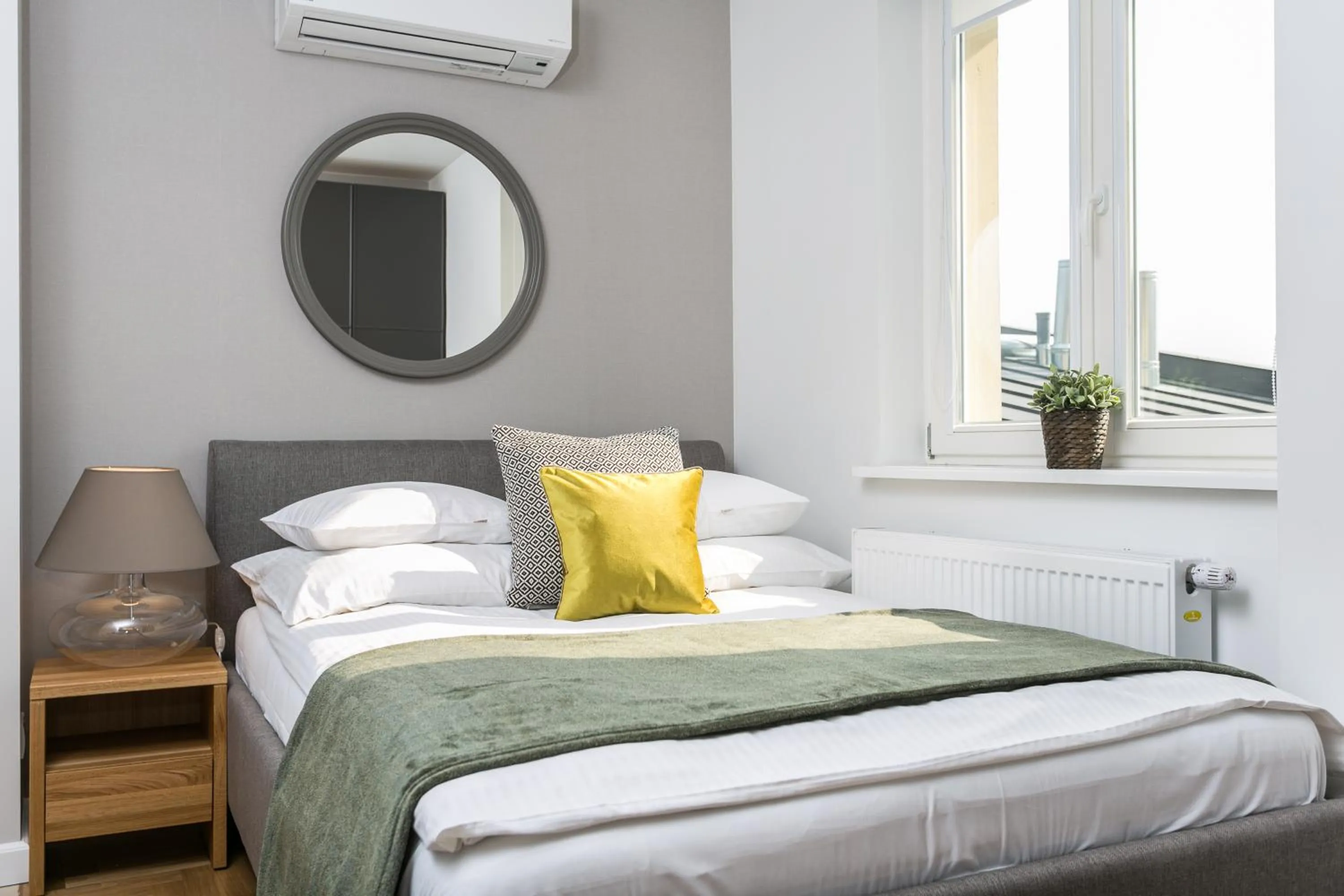 Bed in Venetian House Market Square Aparthotel