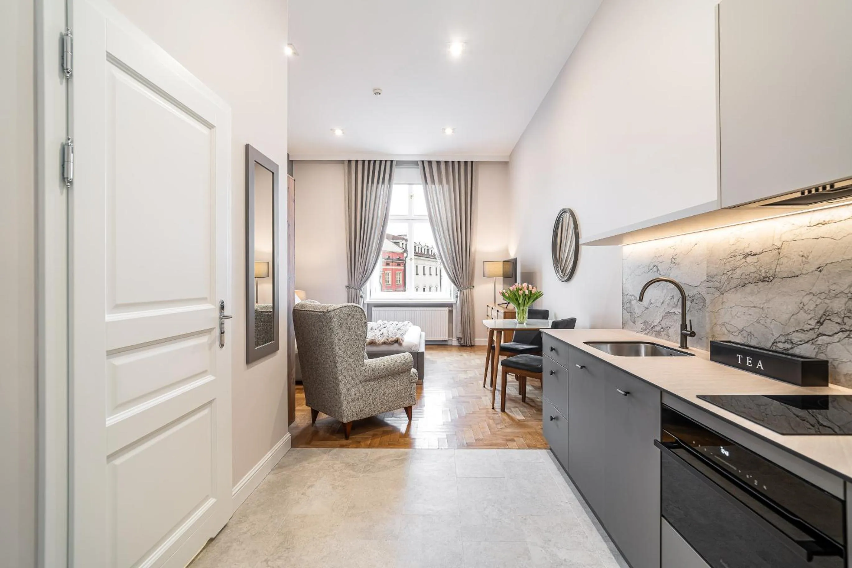 Kitchen or kitchenette in Venetian House Market Square Aparthotel