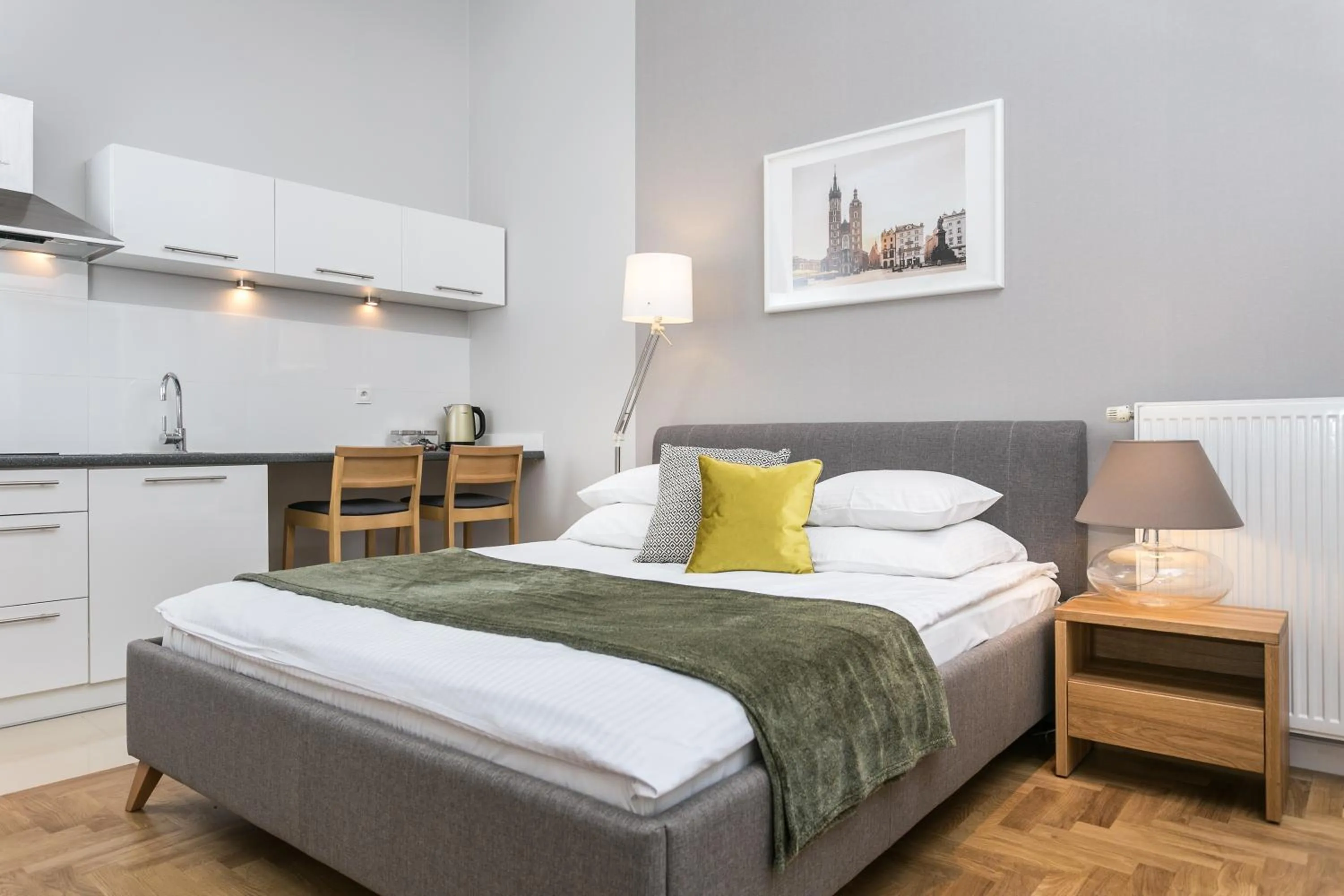 Bed in Venetian House Market Square Aparthotel