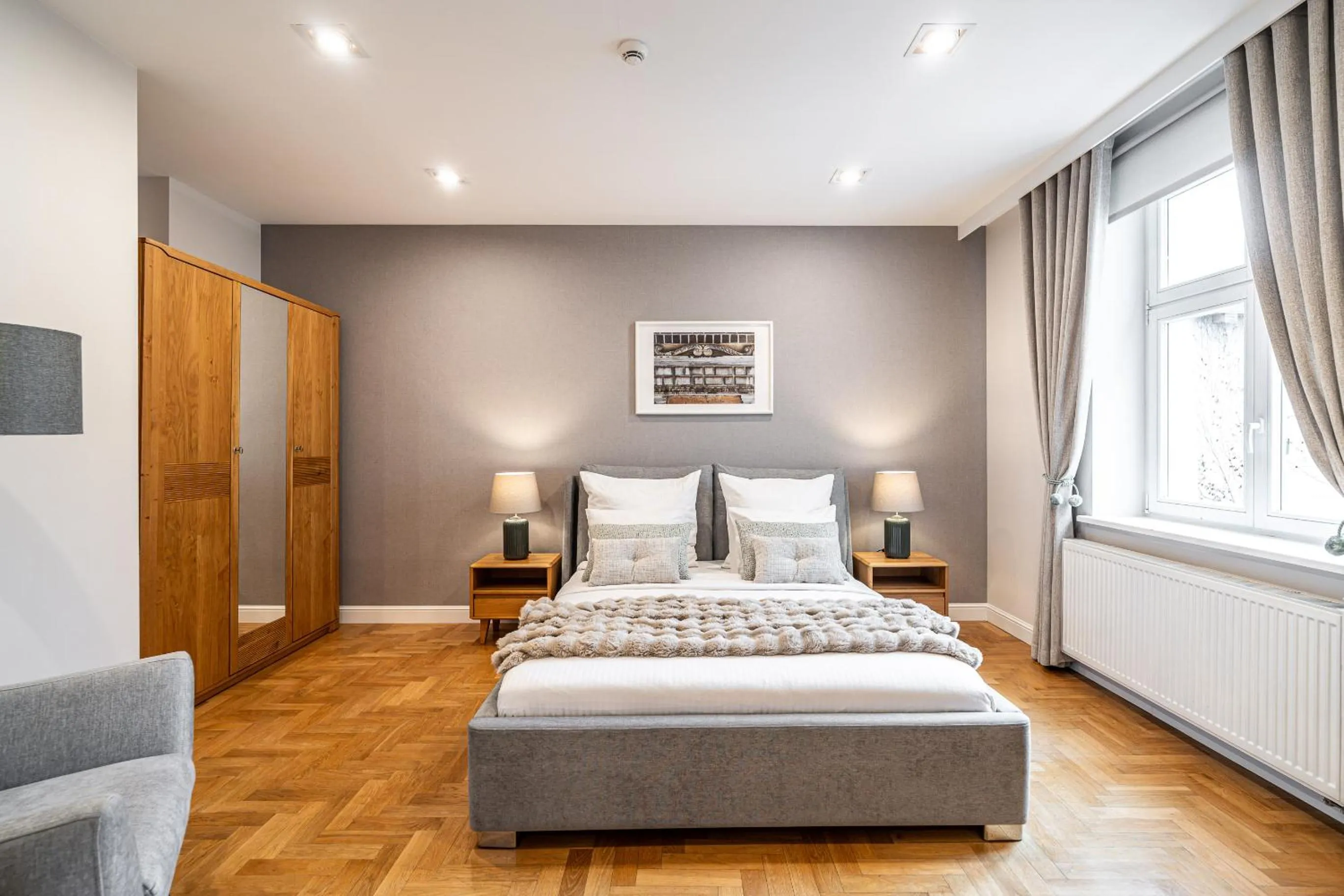 Bed in Venetian House Market Square Aparthotel