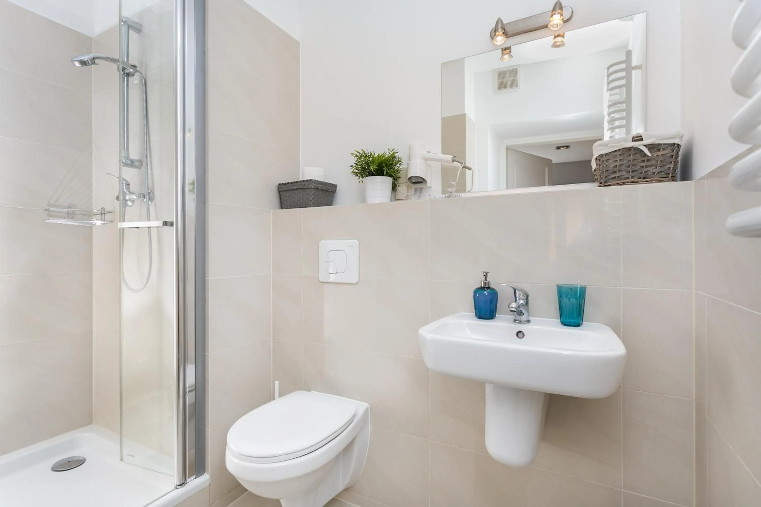 Bathroom in Venetian House Market Square Aparthotel