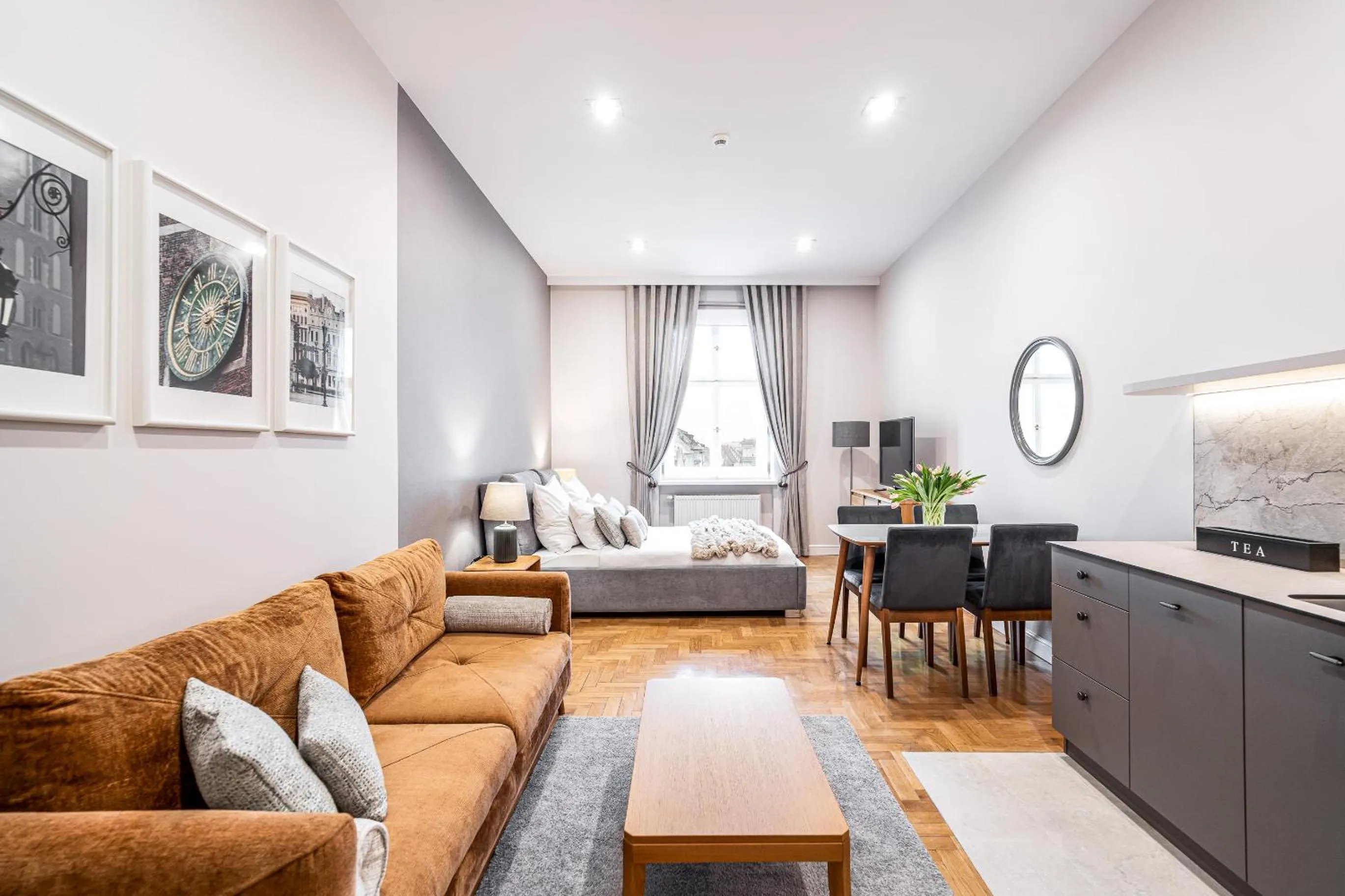 Kitchen or kitchenette in Venetian House Market Square Aparthotel