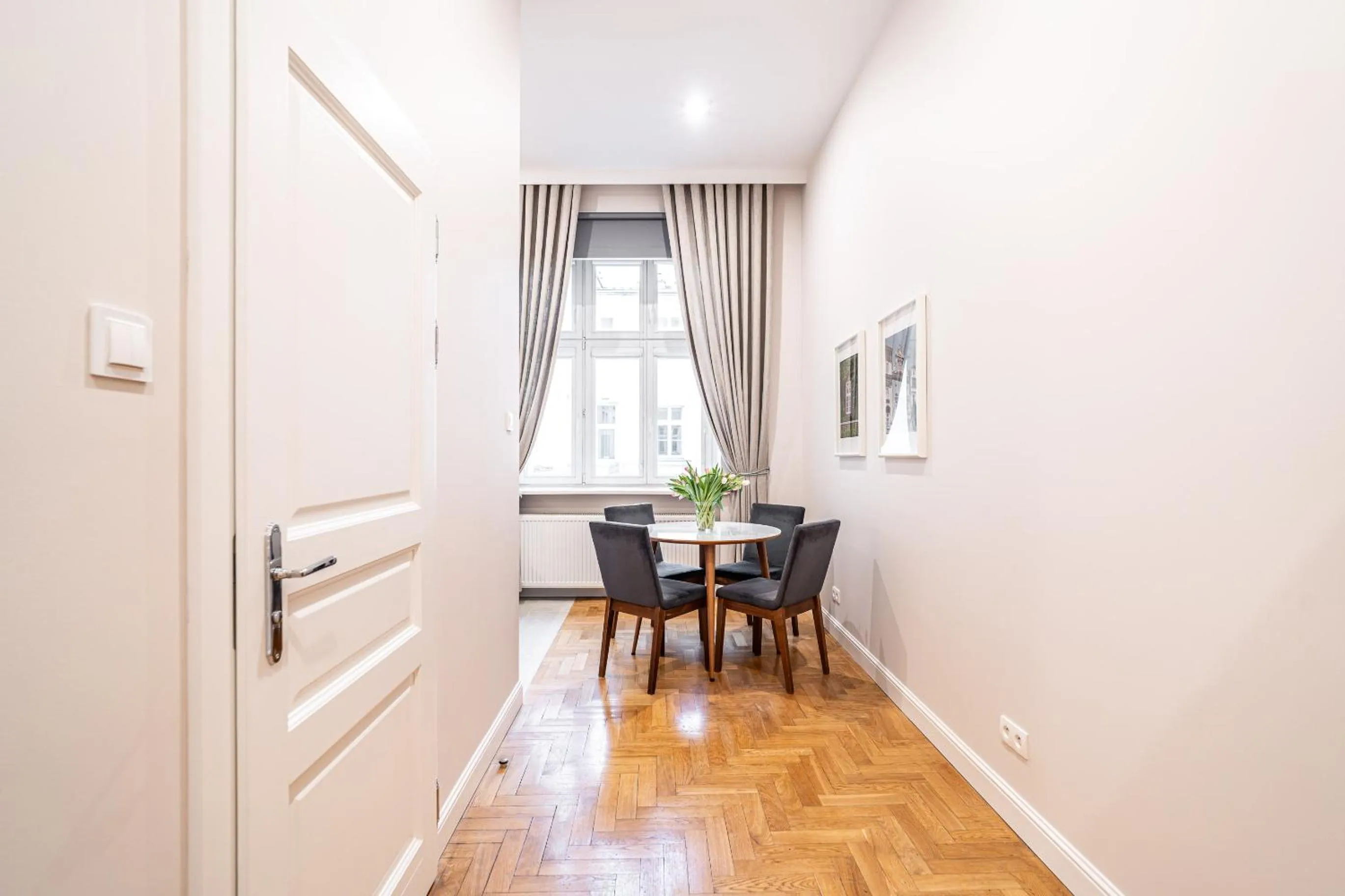 Dining area in Venetian House Market Square Aparthotel