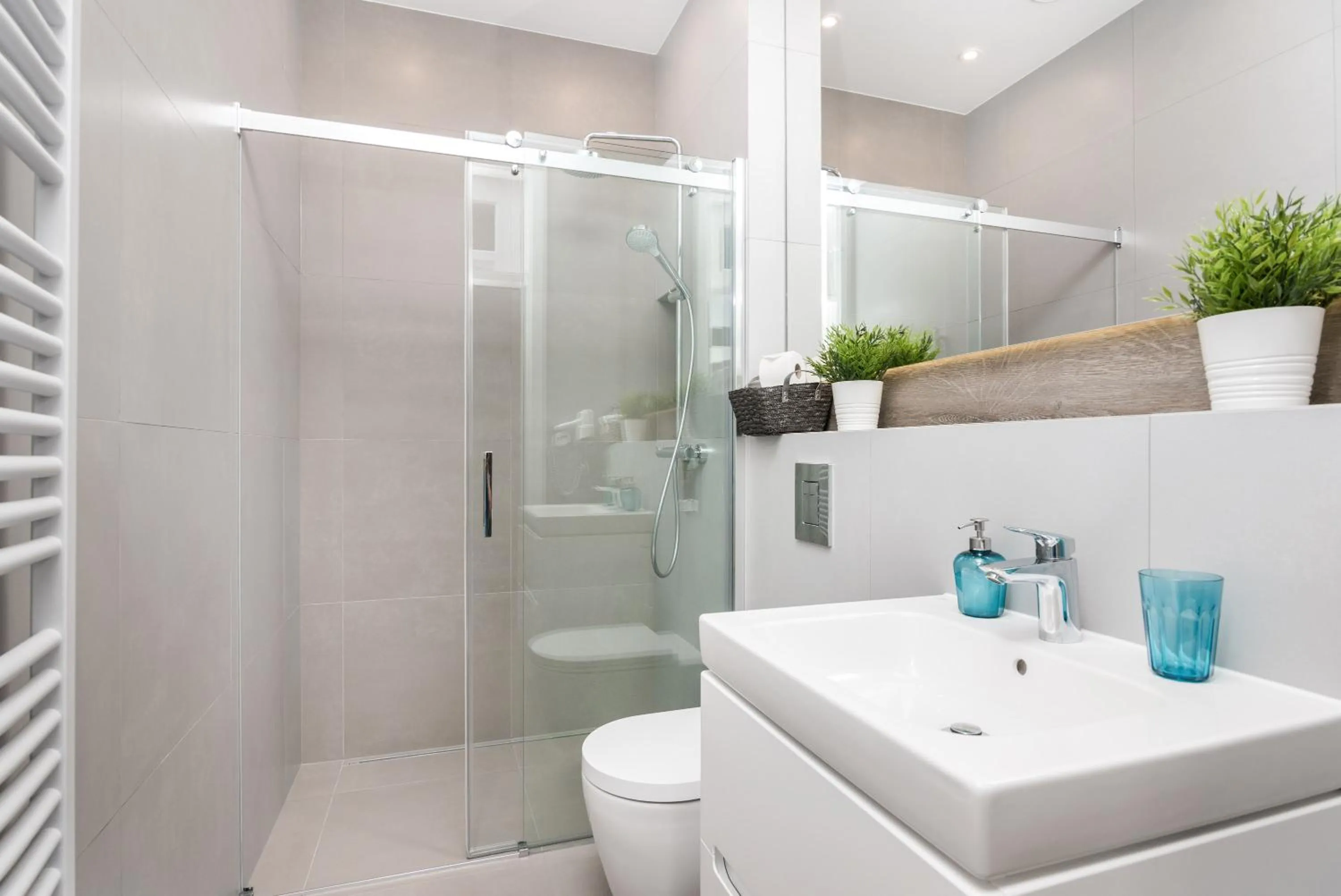 Shower in Venetian House Market Square Aparthotel