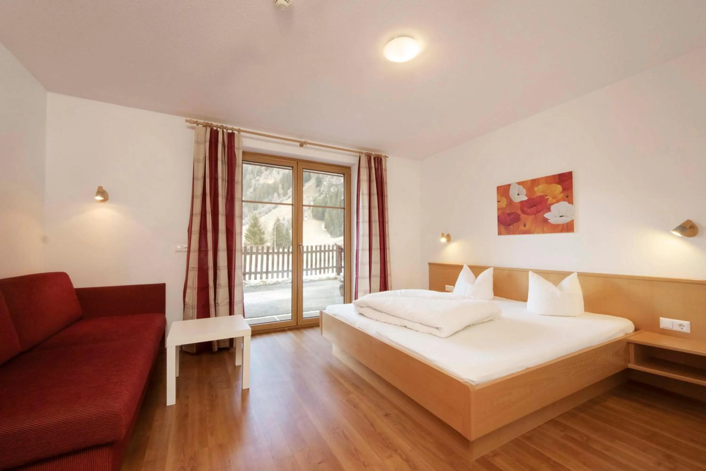 Photo of the whole room, Bed in Haus Renate