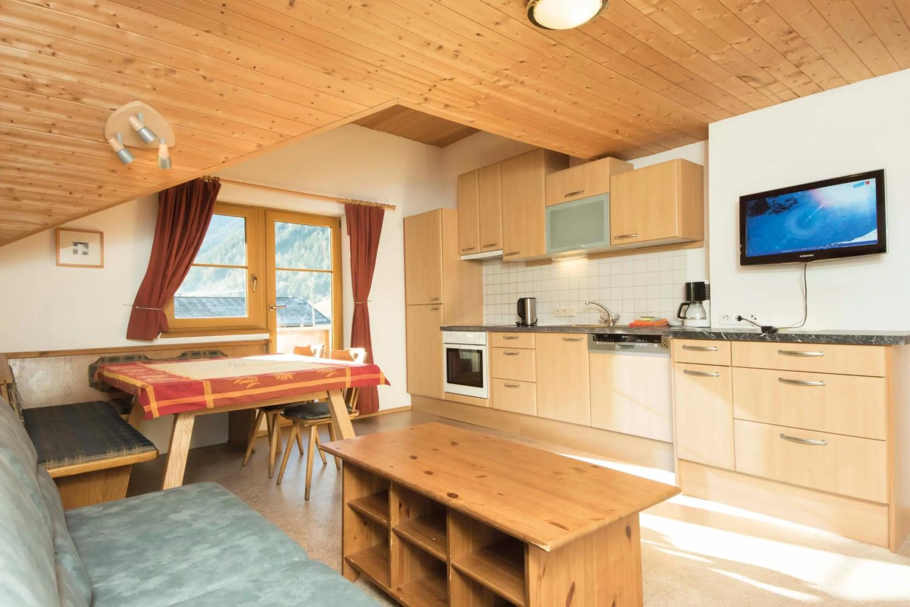 Kitchen or kitchenette in Haus Renate