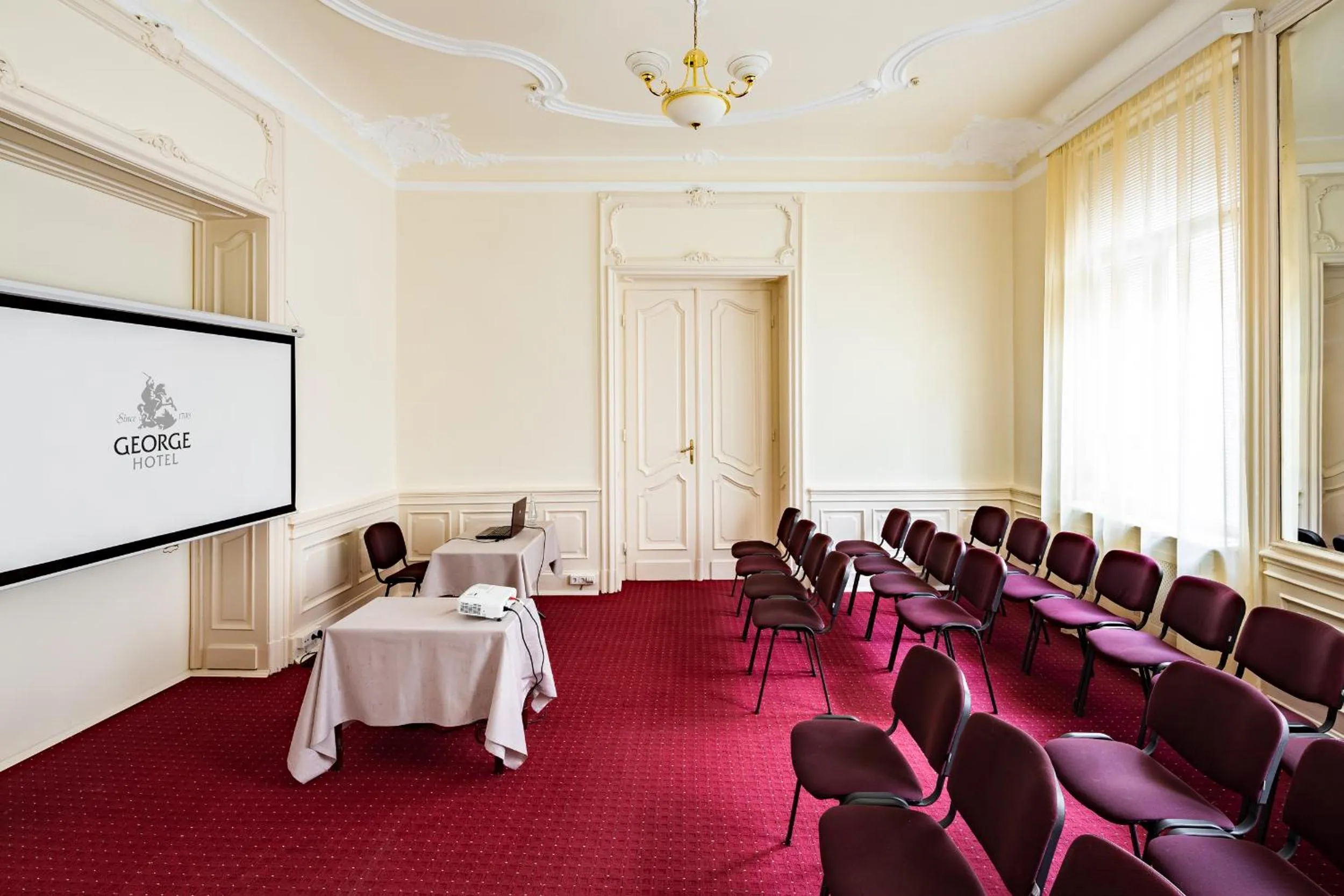 Meeting/conference room in George Hotel