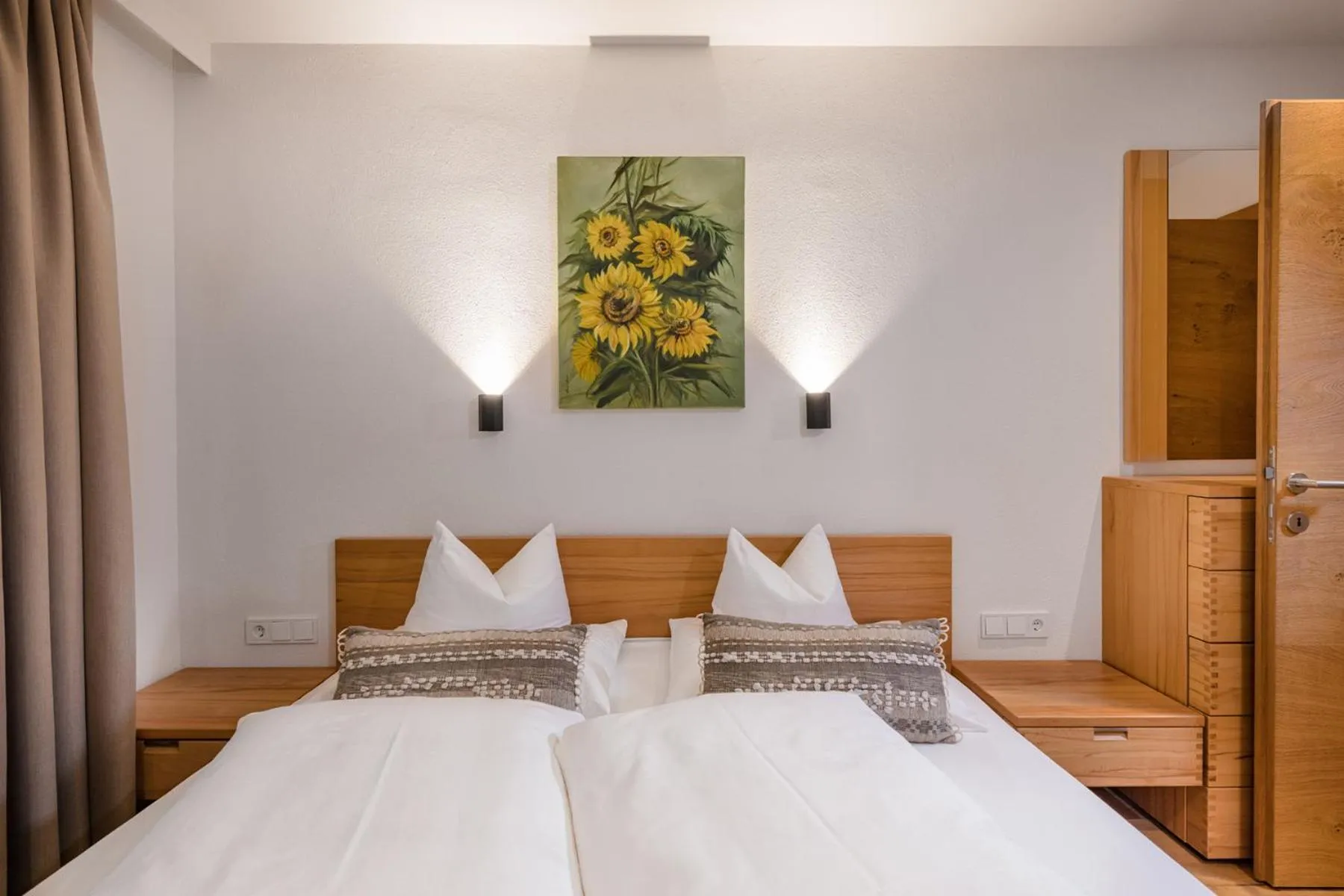 Photo of the whole room, Bed in Meerberg