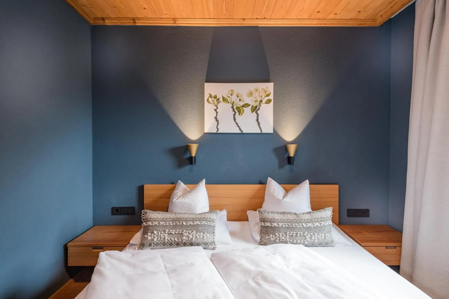 Bedroom, Bed in Meerberg