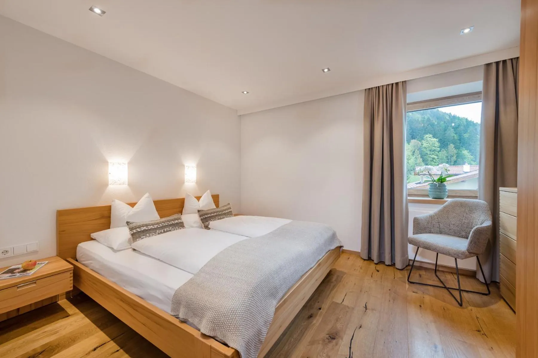 Photo of the whole room, Bed in Meerberg