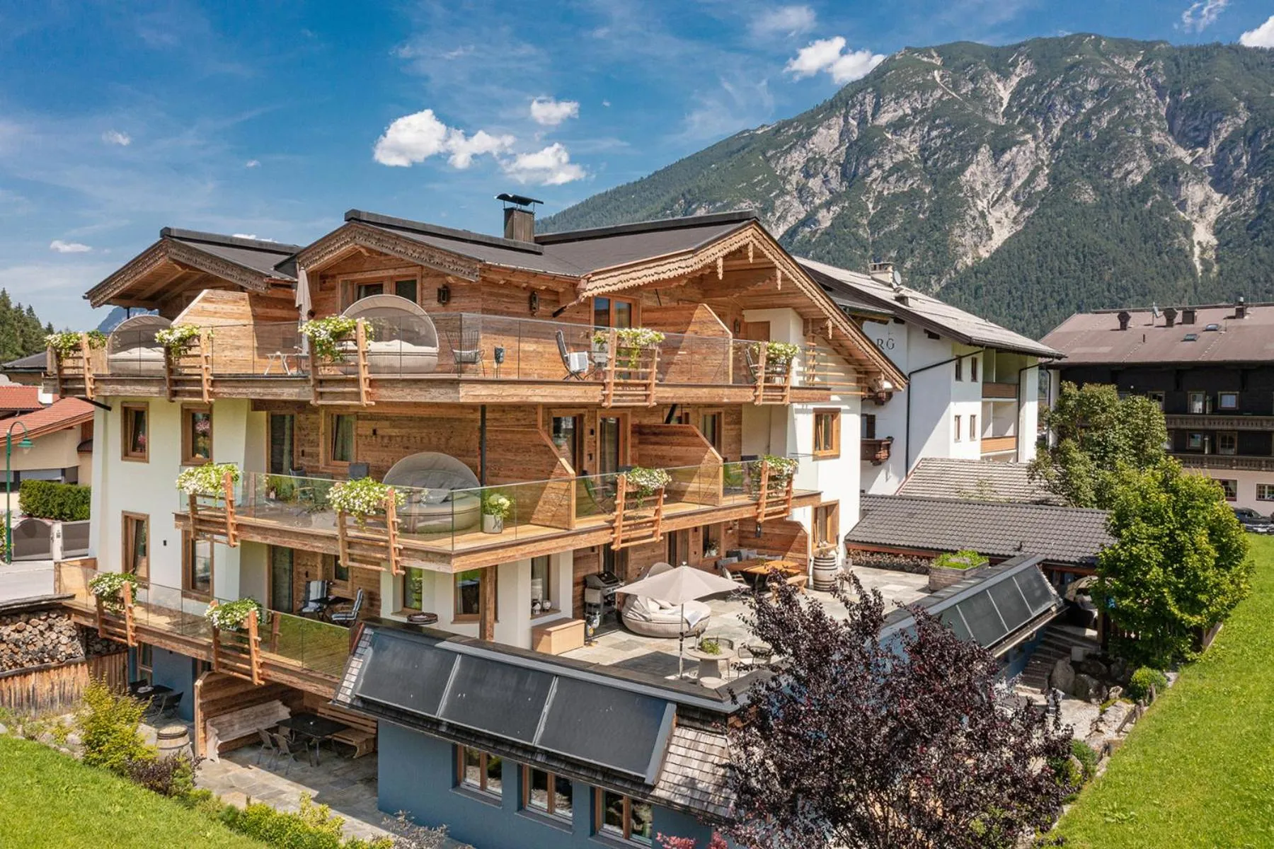 Property building in Meerberg