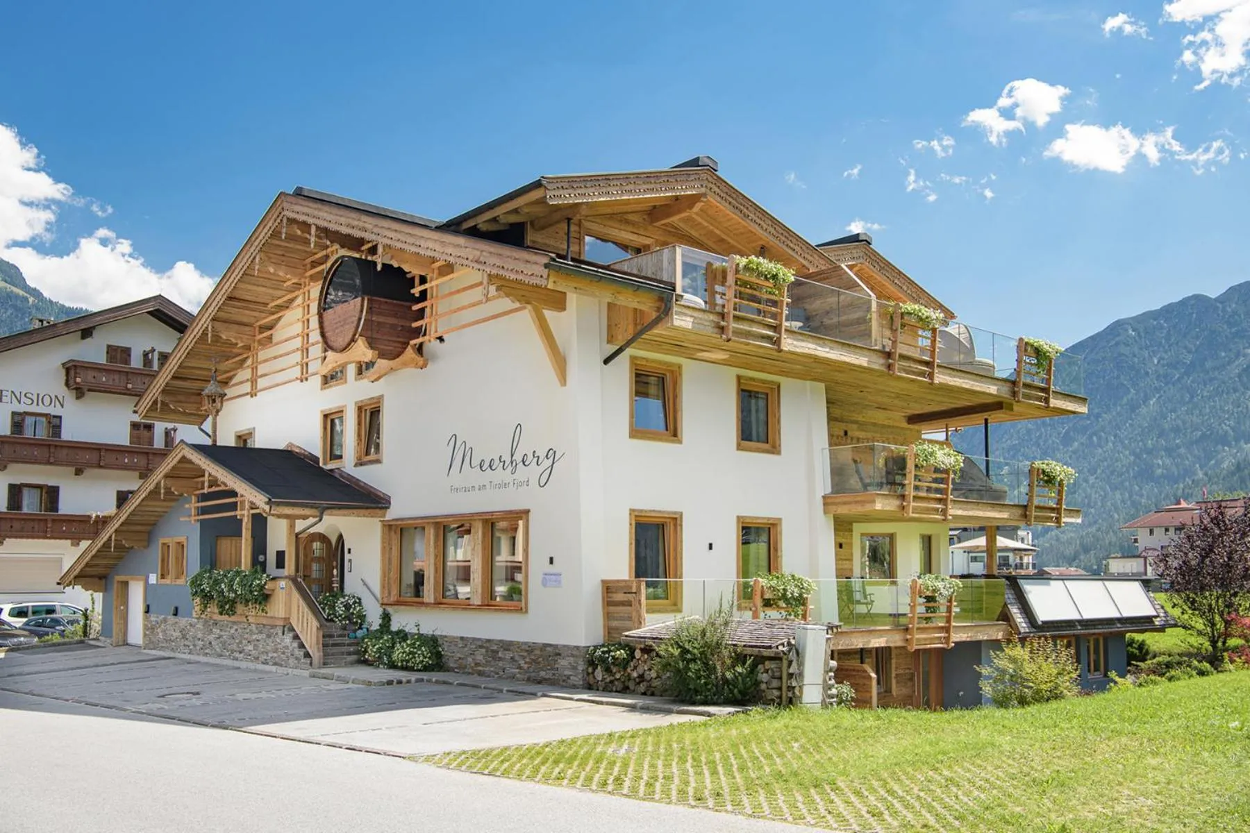 Property building in Meerberg