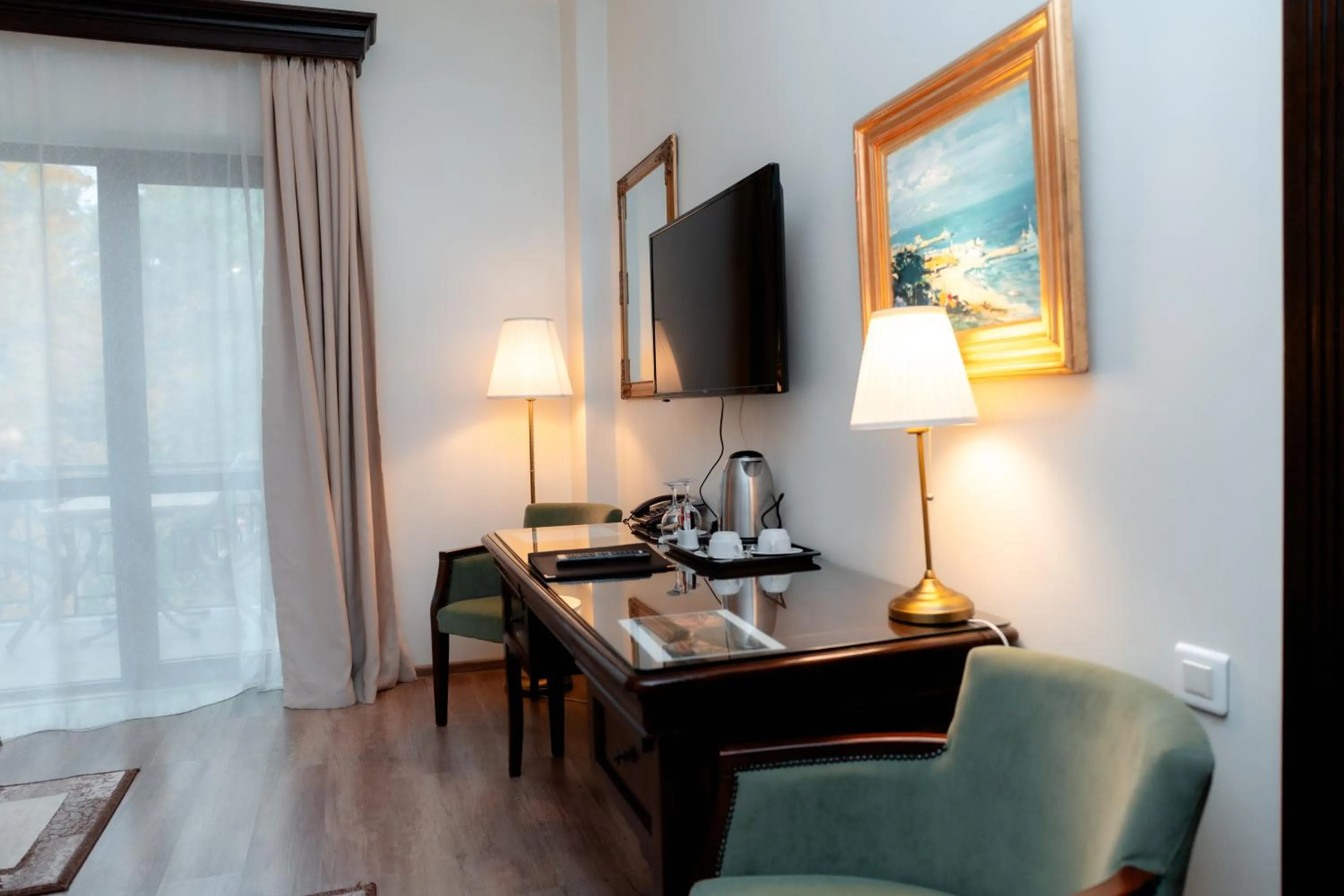 TV and multimedia in Grand Hotel Sofianu