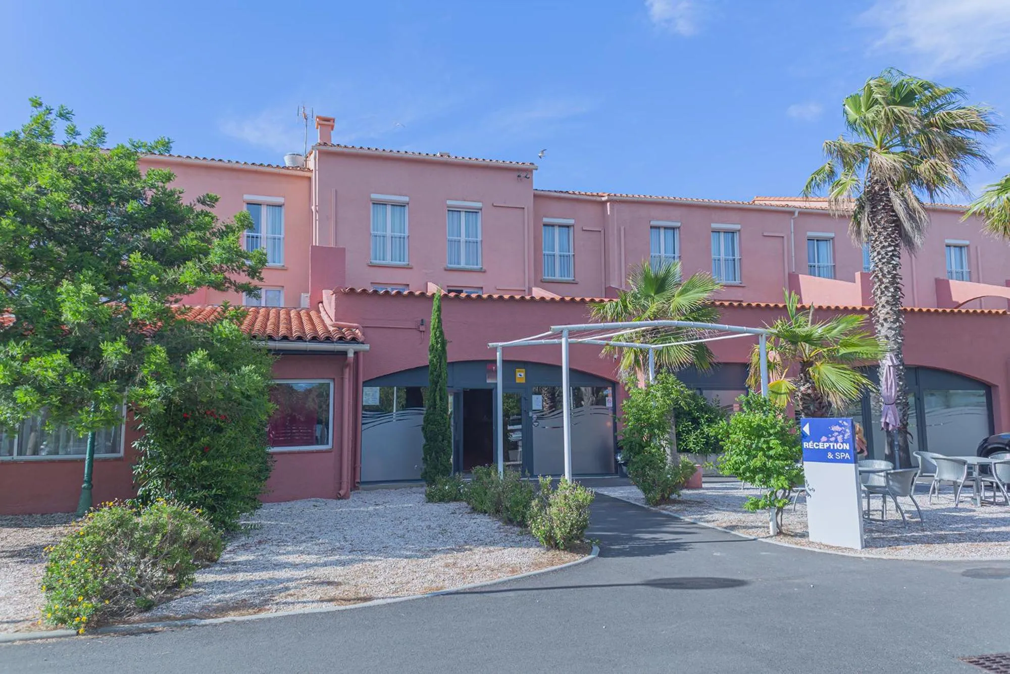 Property building in The Originals City, Relax'Otel & Spa, Le Barcarès