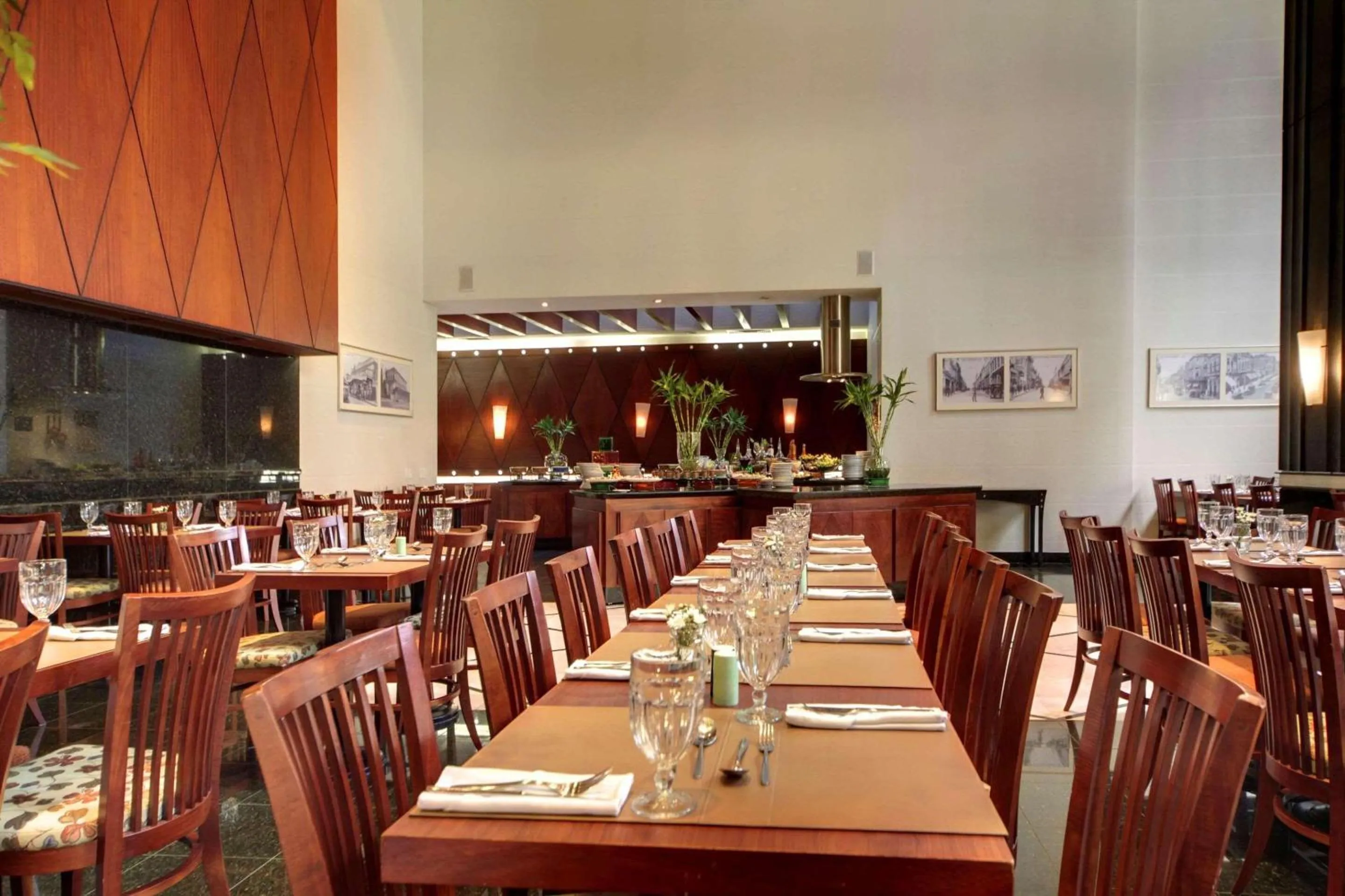 Restaurant/places to eat in Radisson Hotel Curitiba