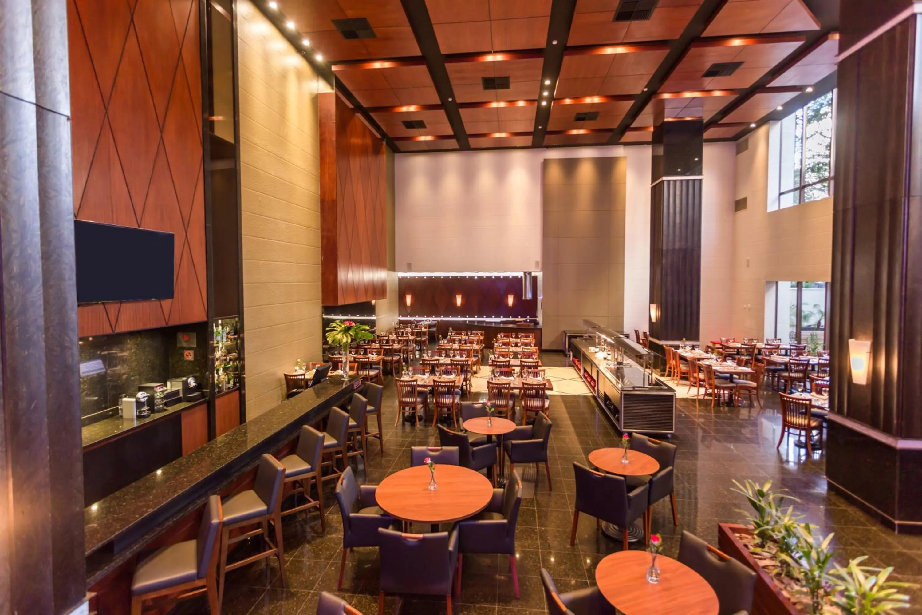 Restaurant/places to eat in Radisson Hotel Curitiba