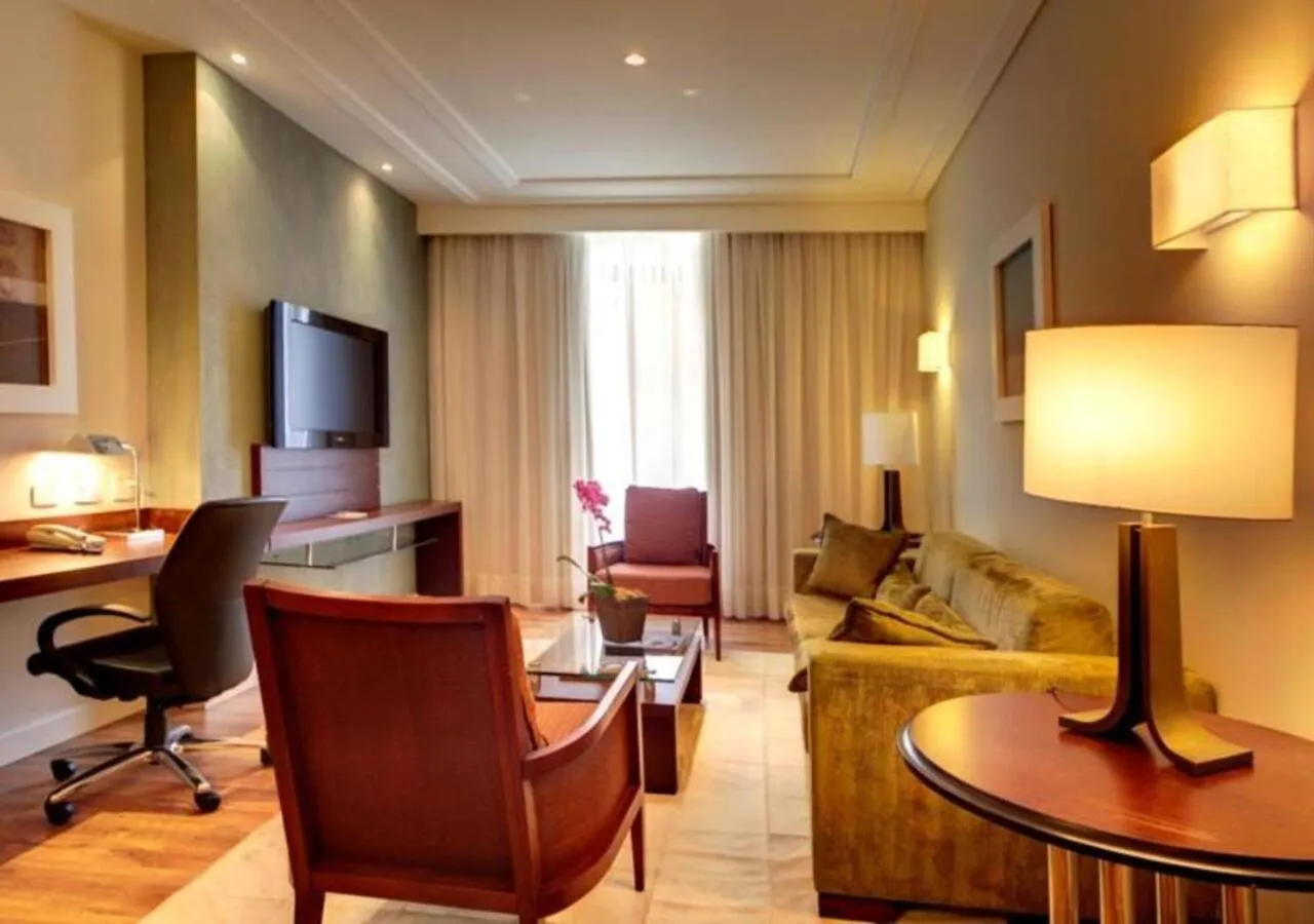 TV and multimedia in Radisson Hotel Curitiba