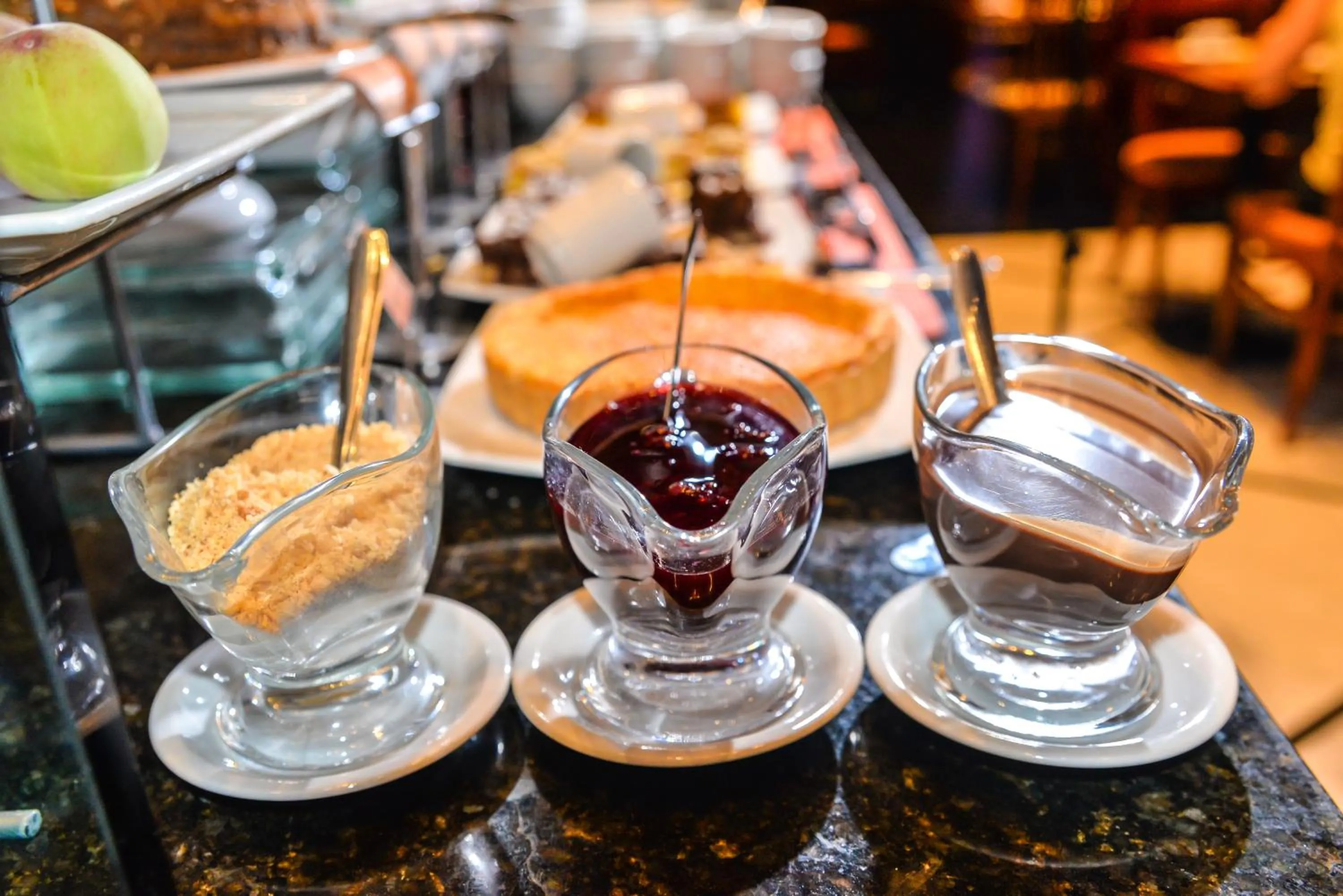 Restaurant/places to eat in Radisson Hotel Curitiba