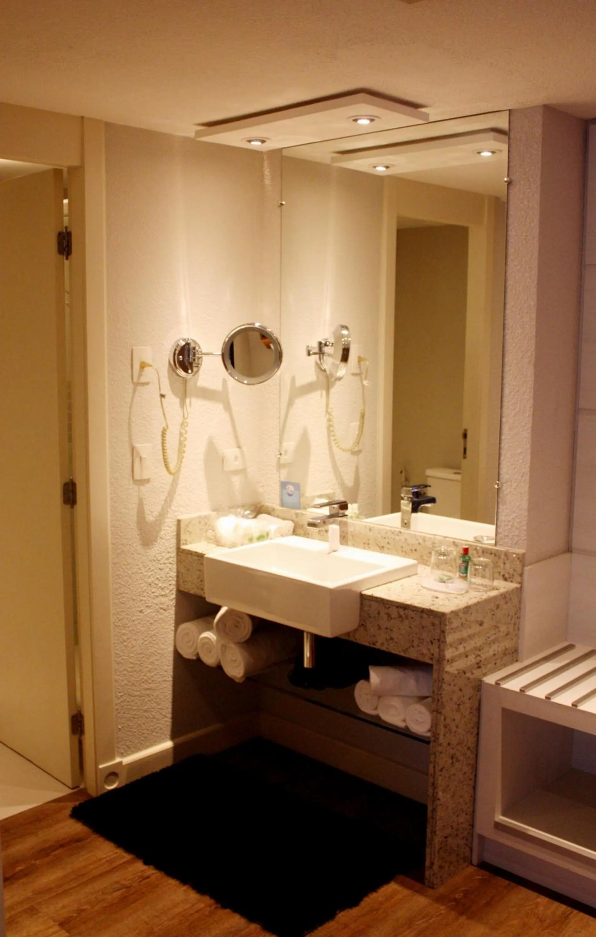 Bathroom in Radisson Hotel Curitiba