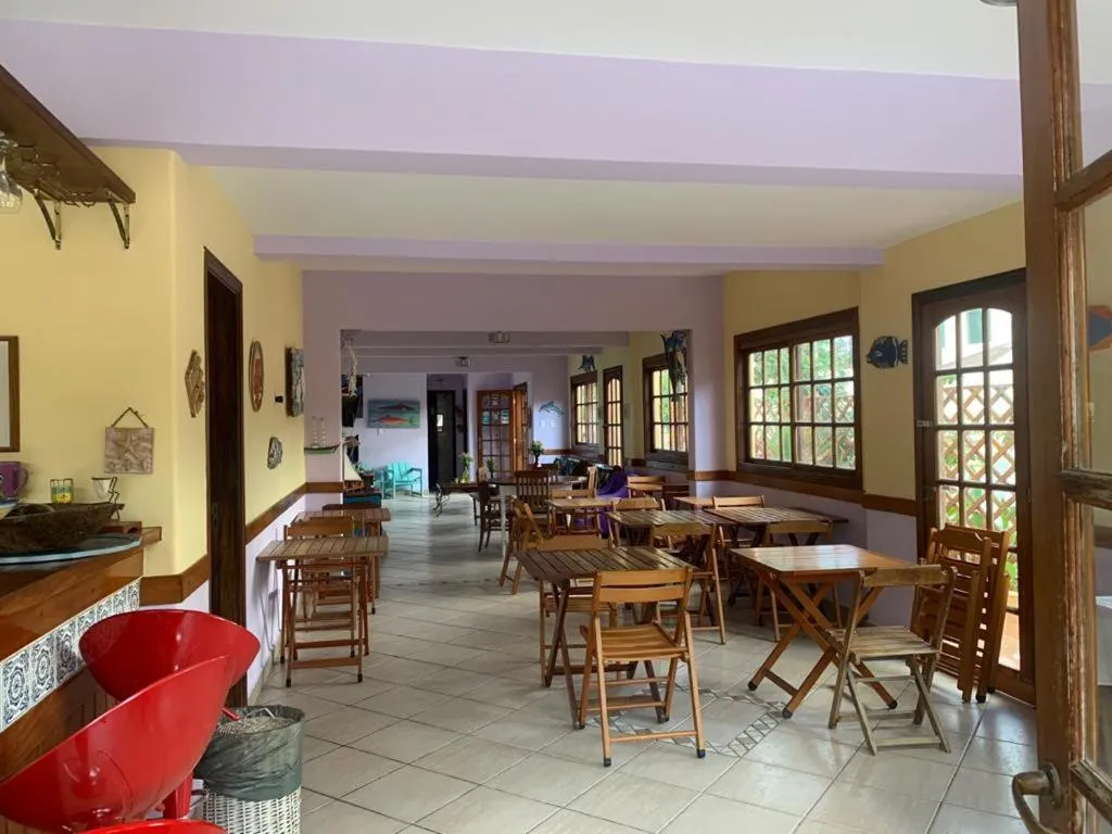Restaurant/places to eat in Hotel Canto da Enseada