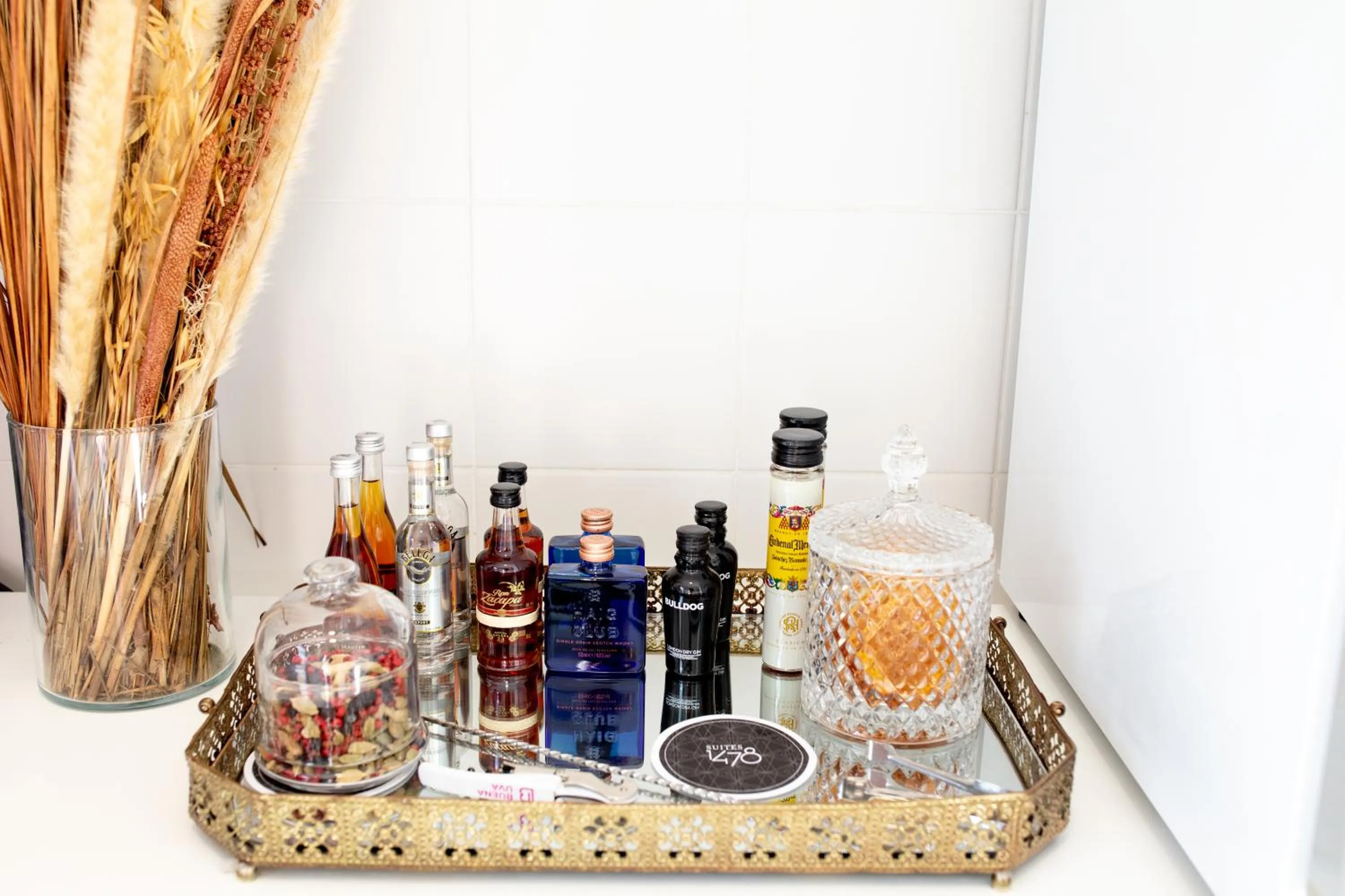 Restaurant/places to eat in Suites 1478