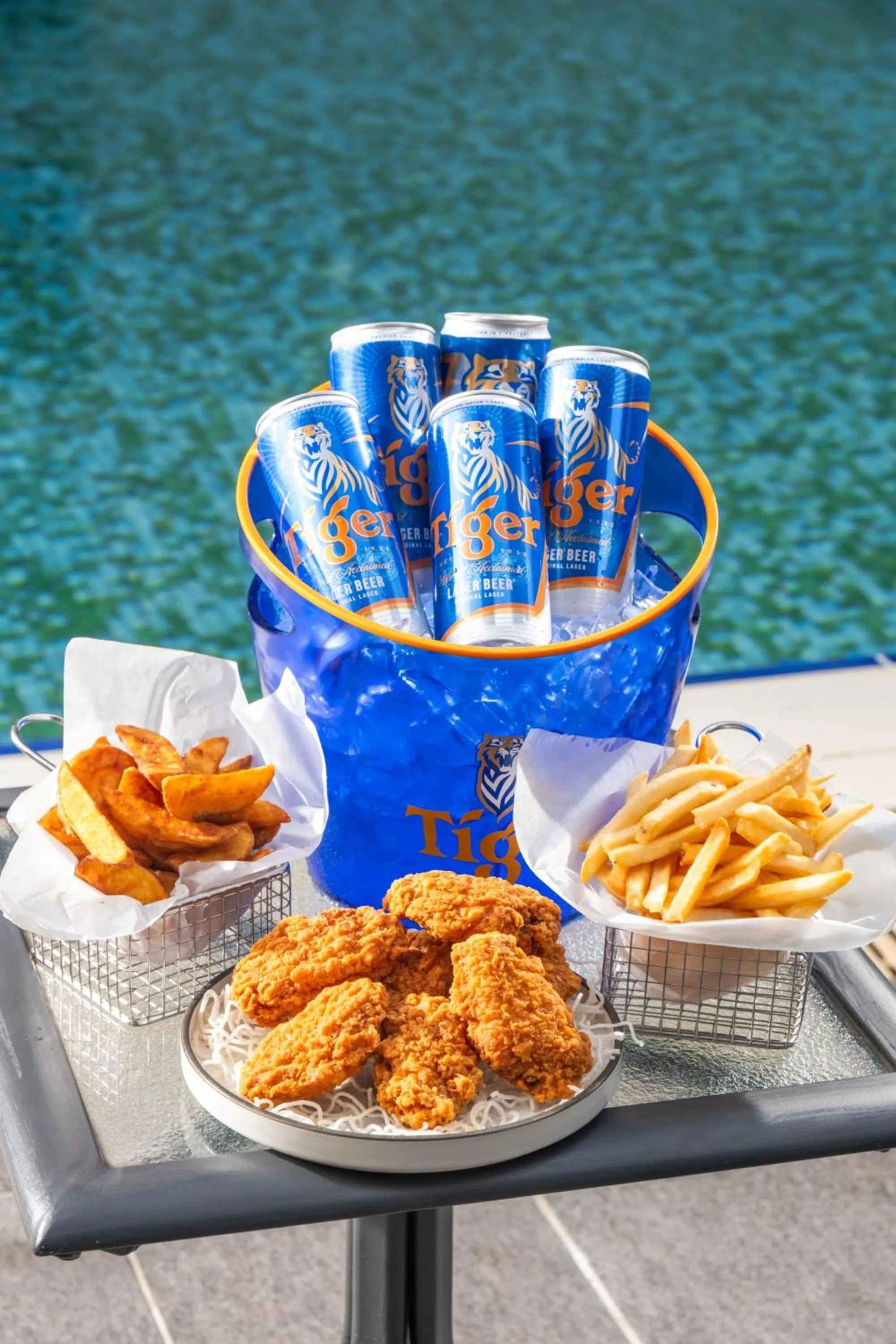 Food and drinks in Carlton Hotel Singapore