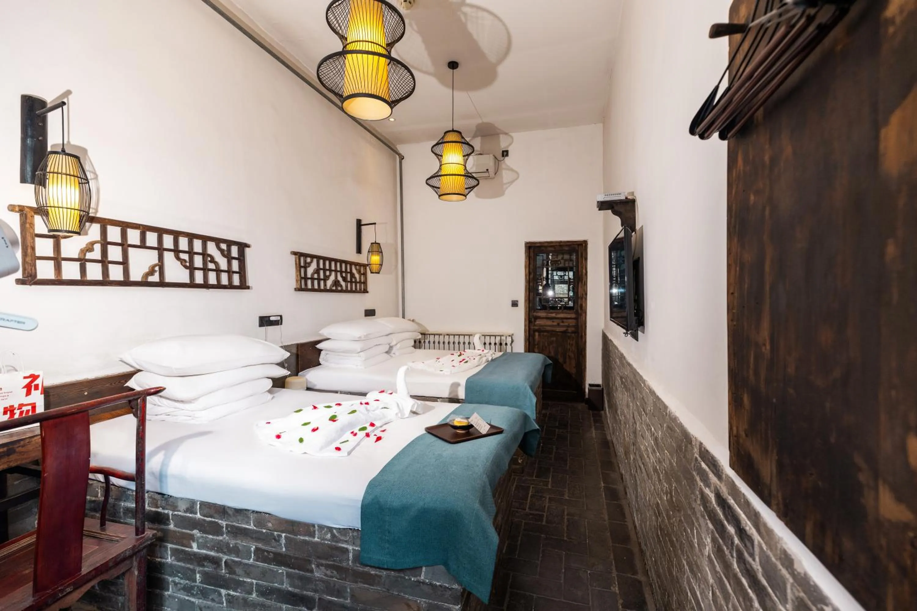 Bed in Elsewhere Hotel The former residence of the draft bank