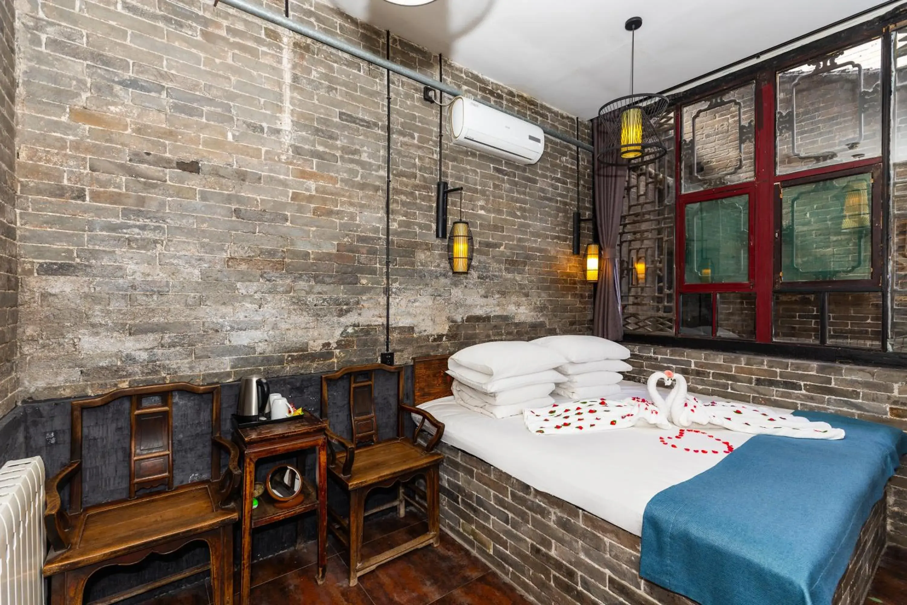 One-Bedroom Suite in Elsewhere Hotel The former residence of the draft bank One-Bedroom Suite in Elsewhere Hotel The former residence of the draft bank