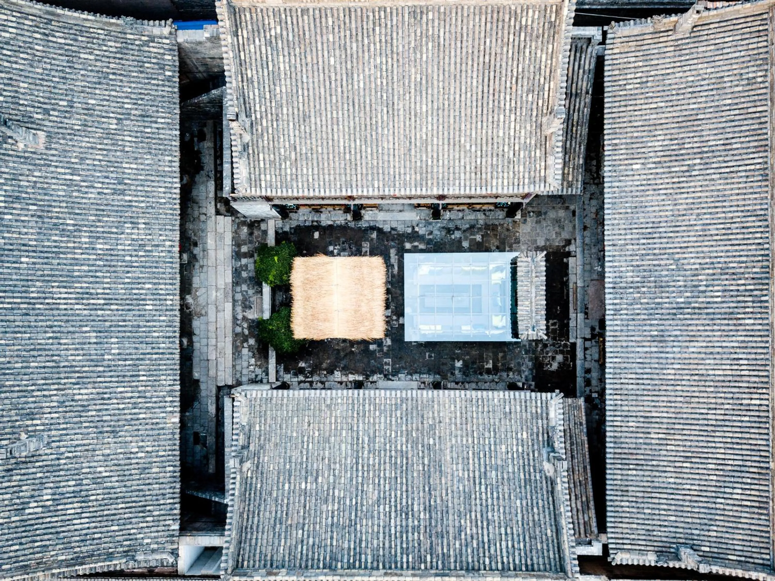 Property building in Elsewhere Hotel The former residence of the draft bank